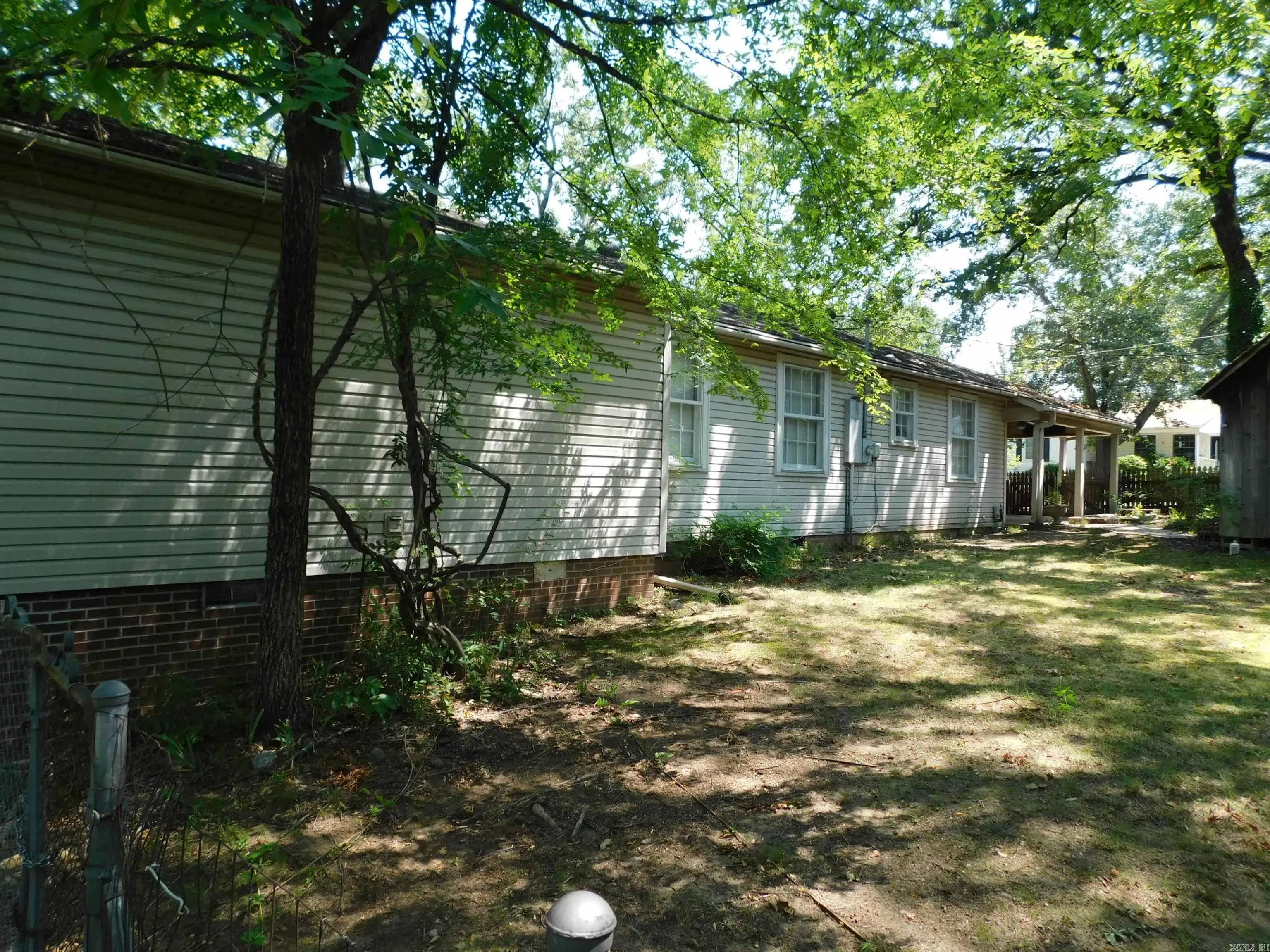 Property at 600 W F - Image 2