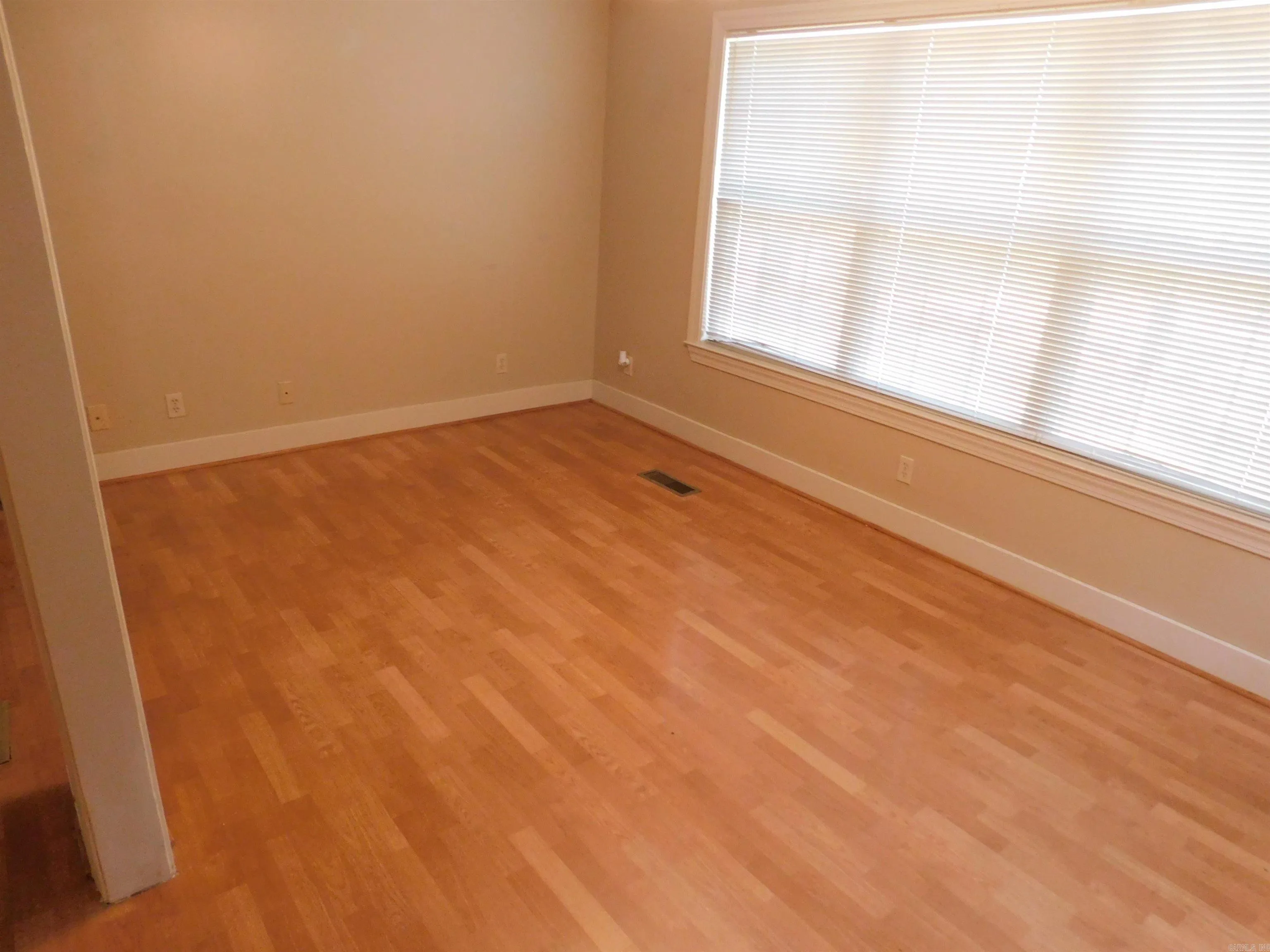 Property at 600 W F - Image 24