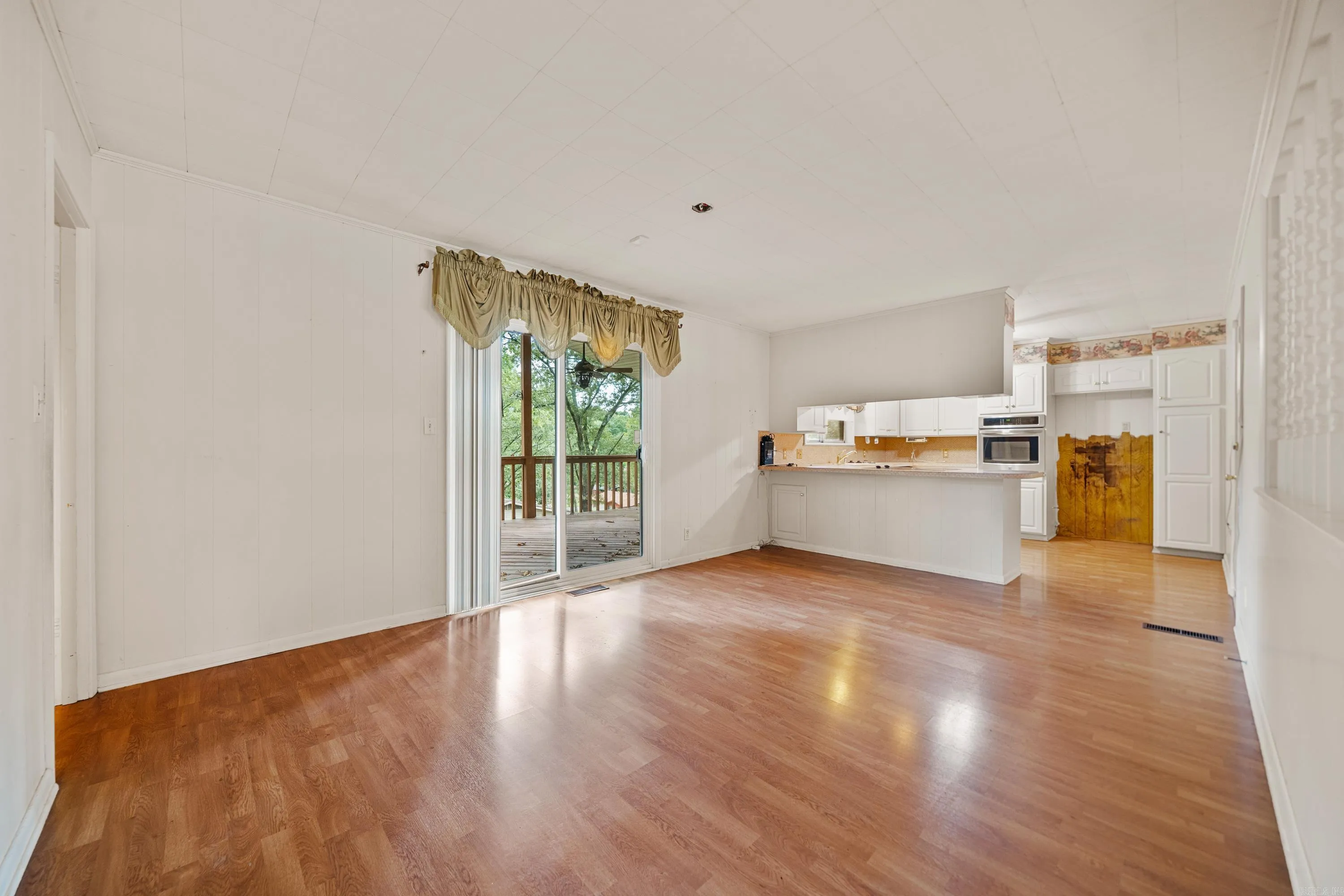 Property at 339  Lakeshore - Image 16