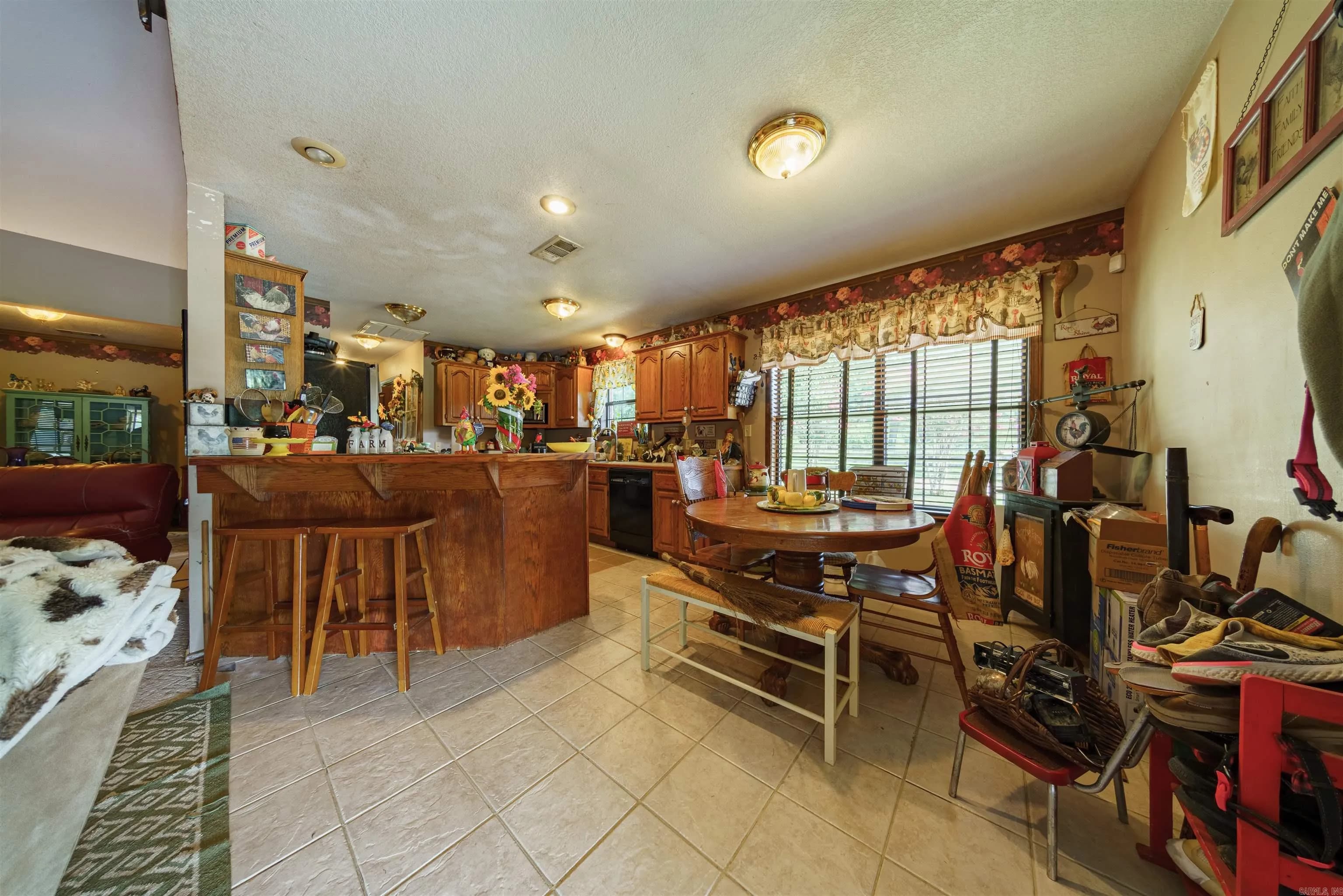 Property at 2953  Newport - Image 8