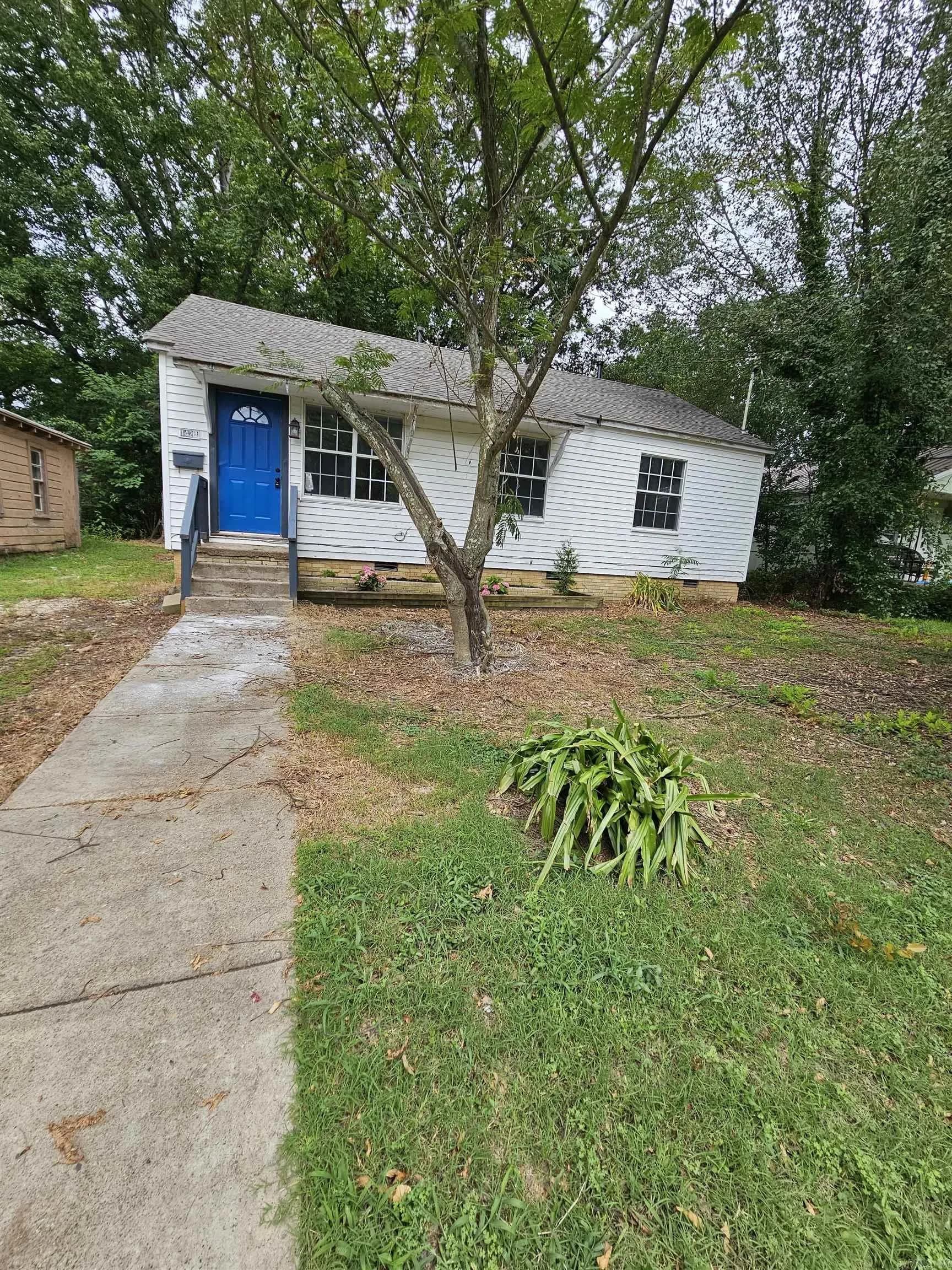 Property at 1423  Lincoln - Image 1