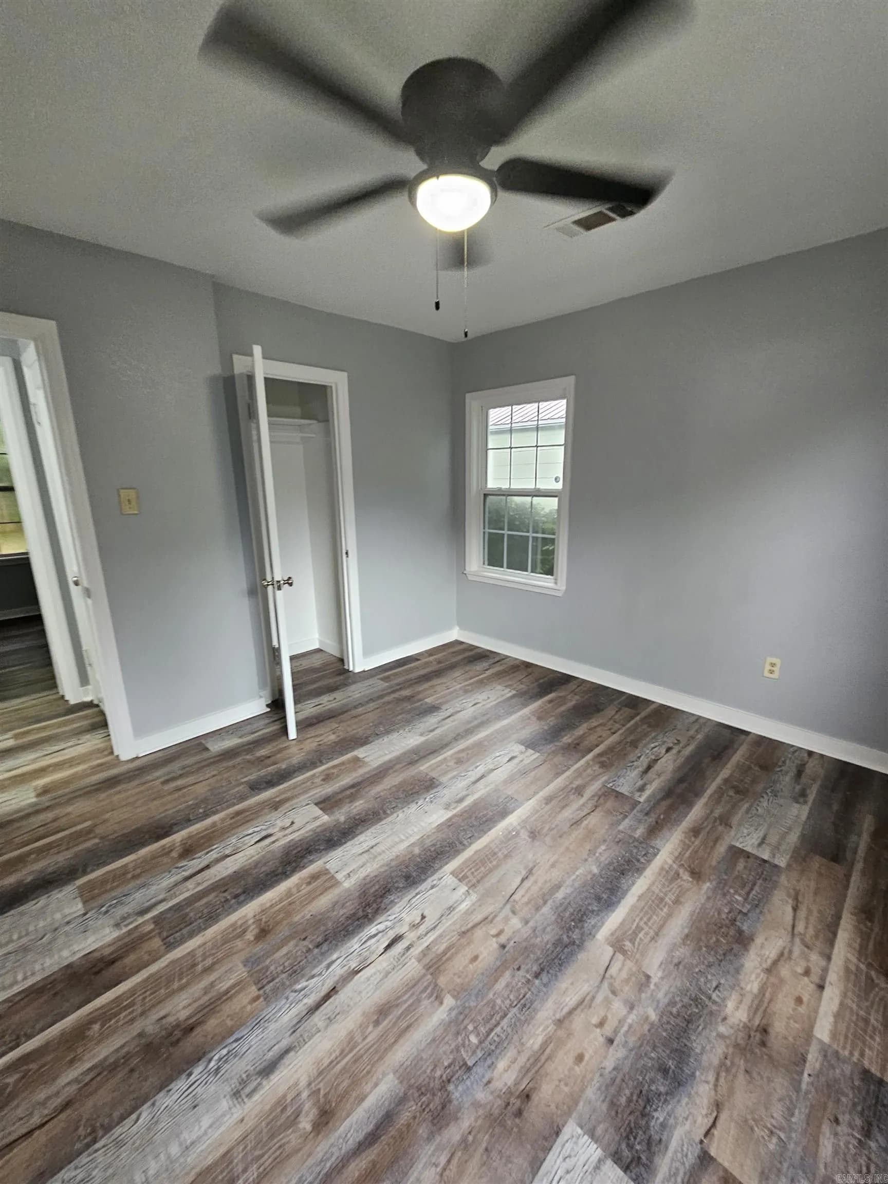 Property at 1423  Lincoln - Image 10