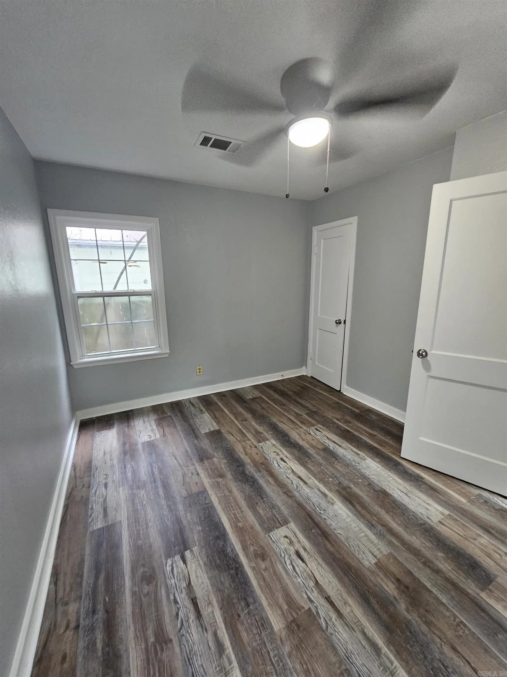 Property at 1423  Lincoln - Image 6