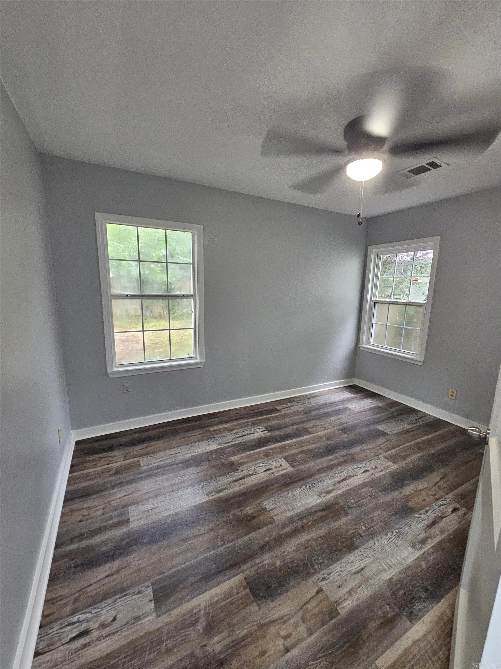 Property at 1423  Lincoln - Image 5