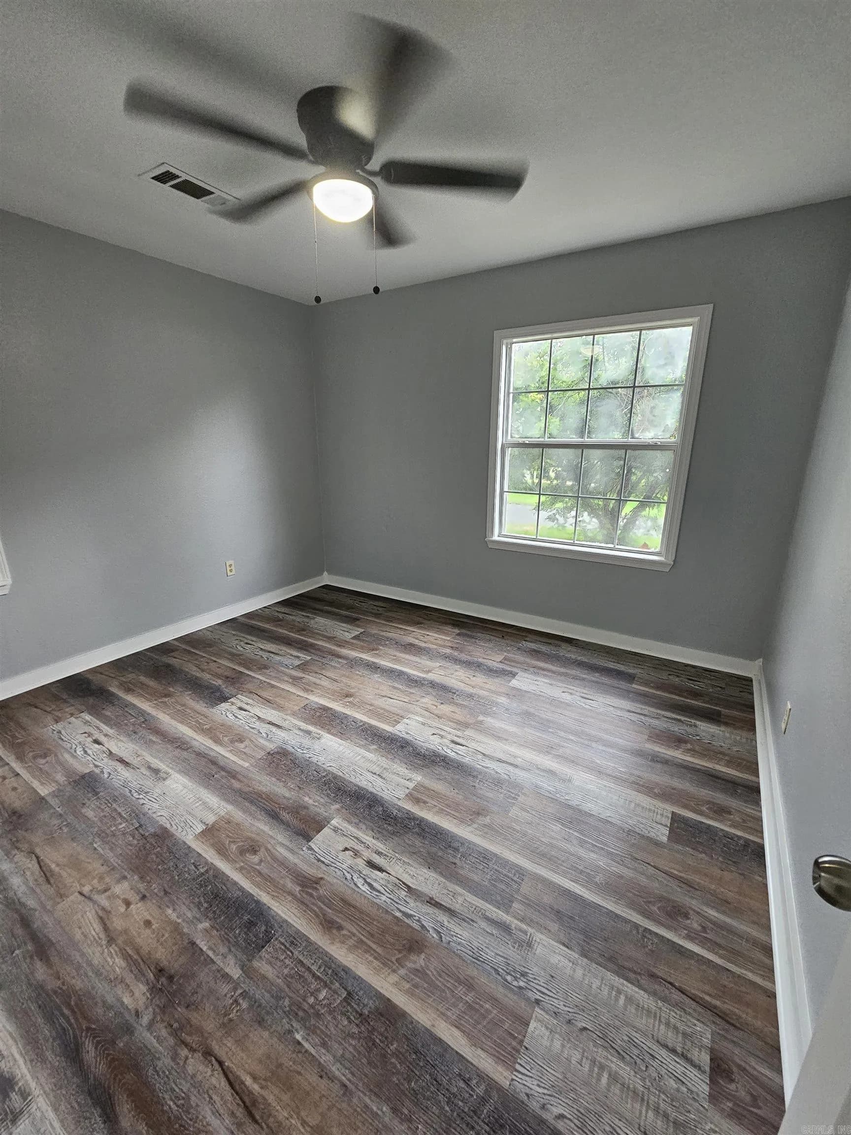 Property at 1423  Lincoln - Image 8