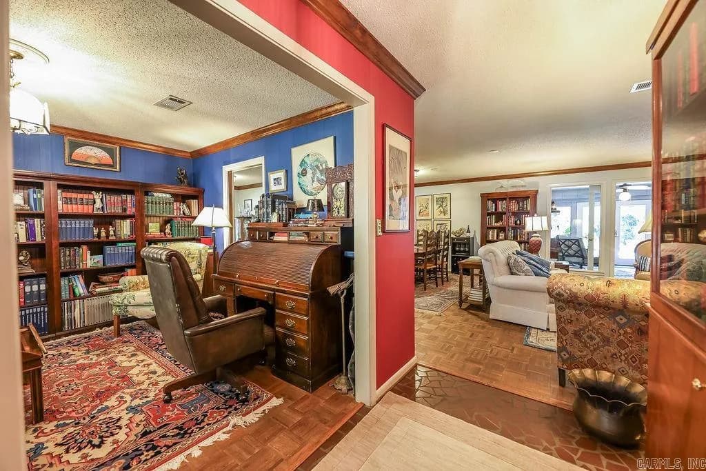 Property at 2108  Pinewood - Image 25
