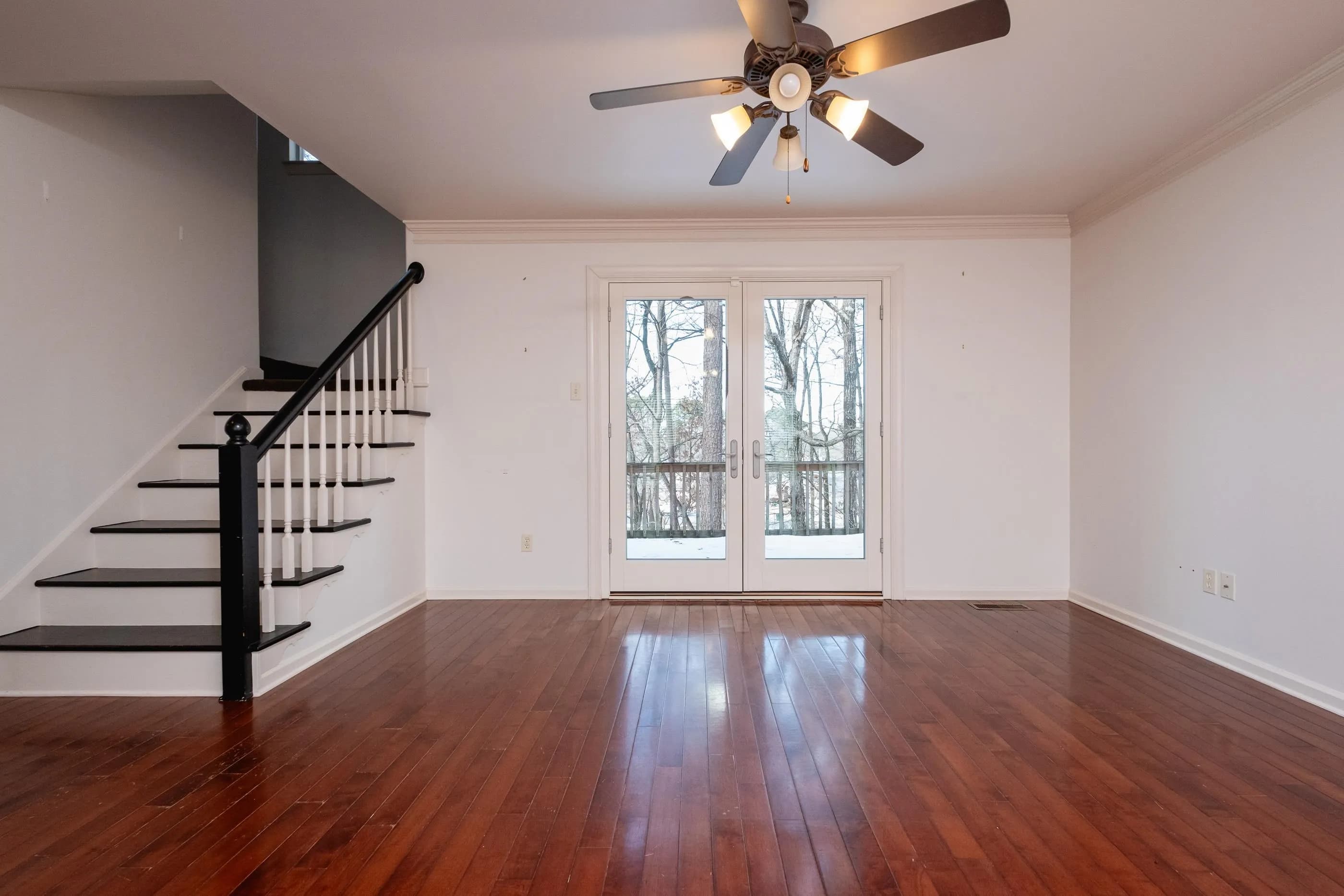 Property at 102  Charleston - Image 10