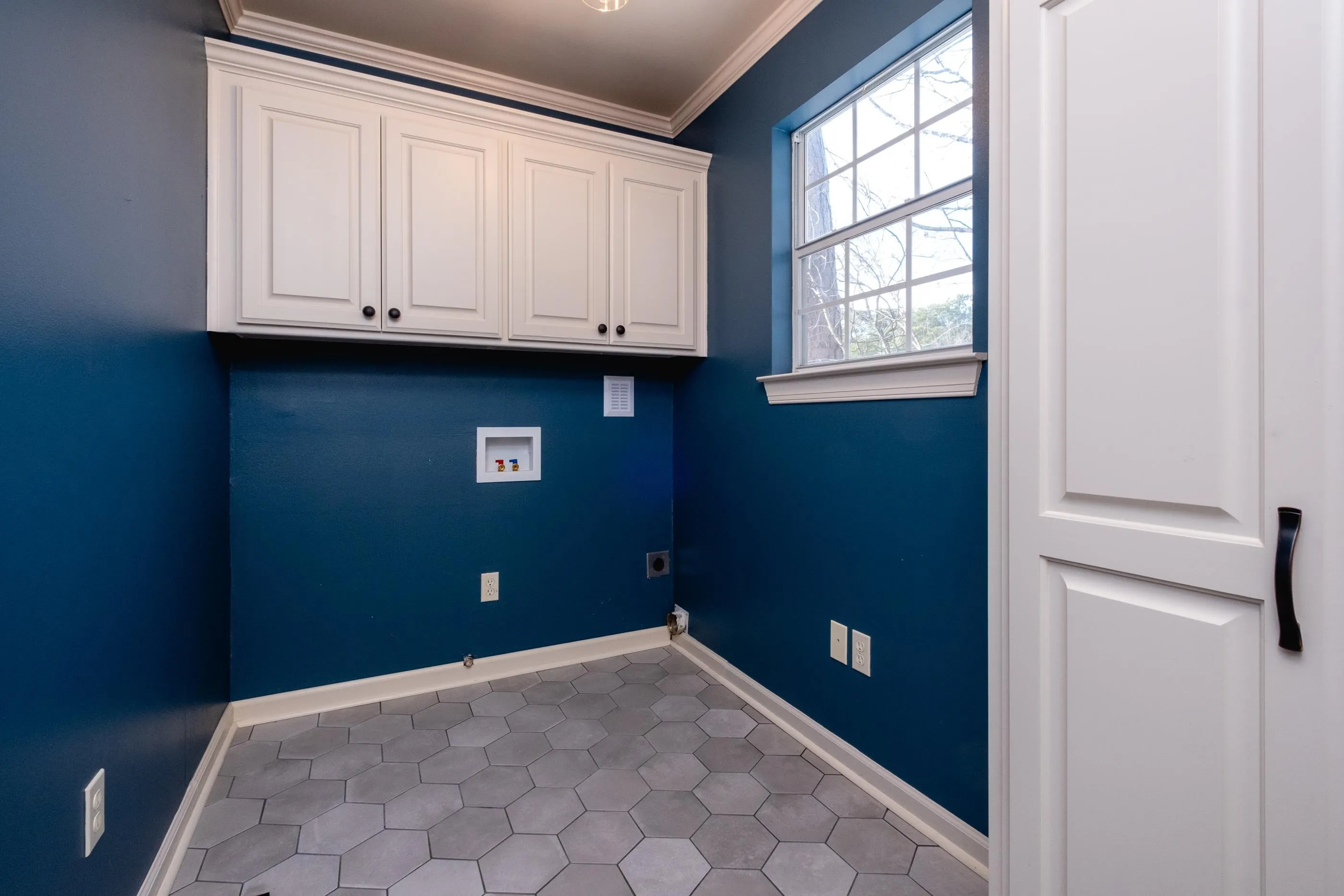 Property at 102  Charleston - Image 21