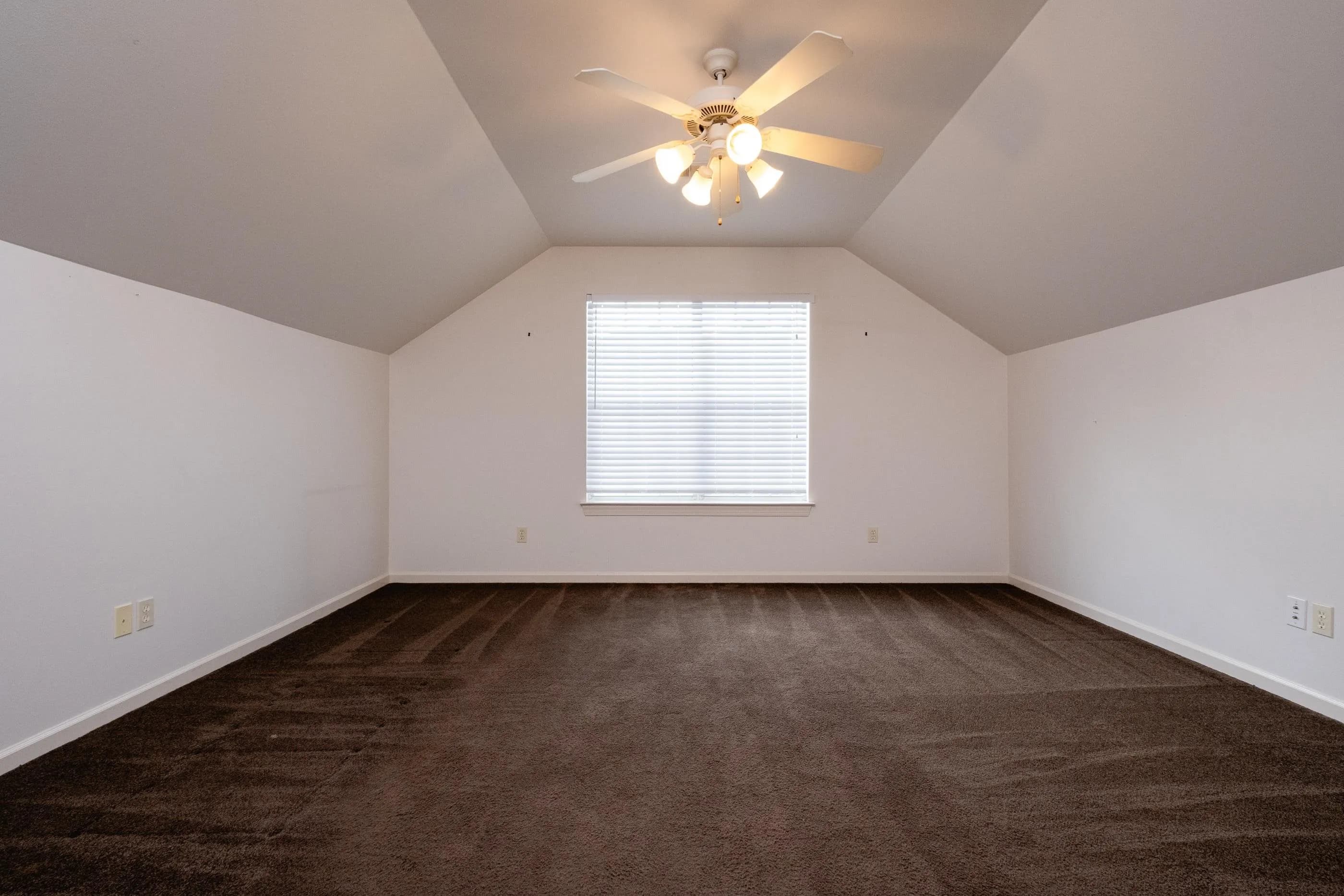 Property at 102  Charleston - Image 35