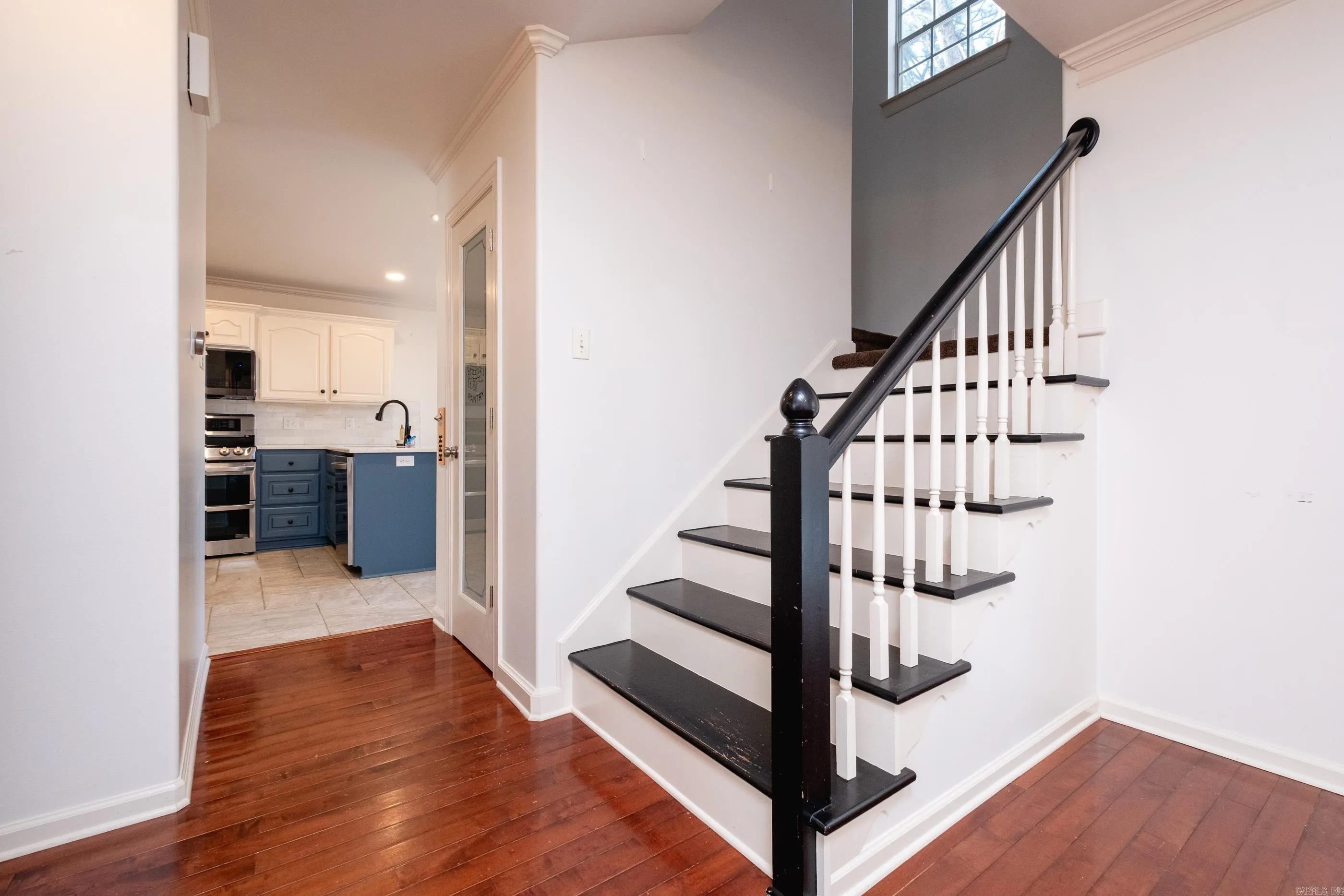Property at 102  Charleston - Image 11