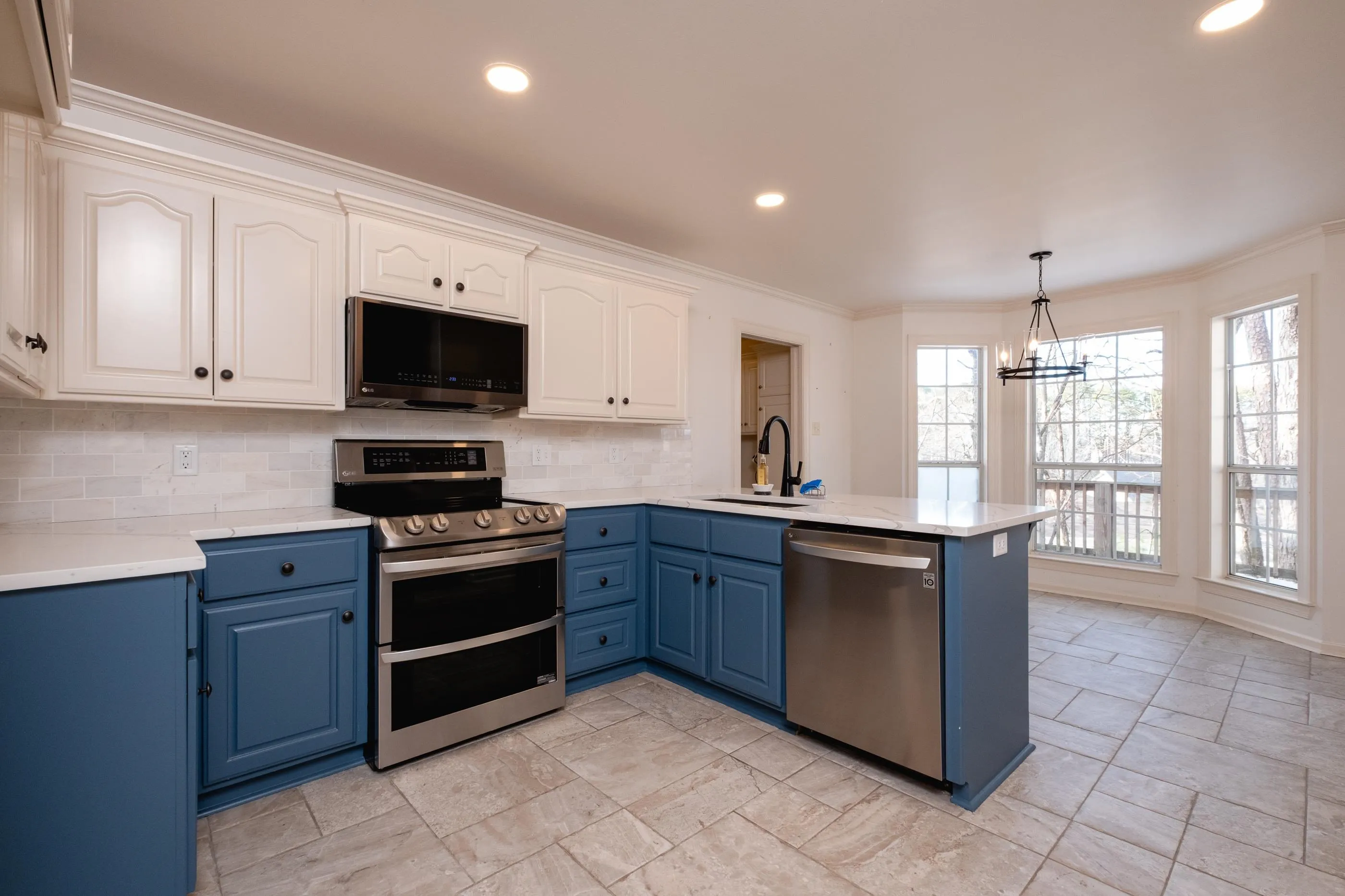 Property at 102  Charleston - Image 16