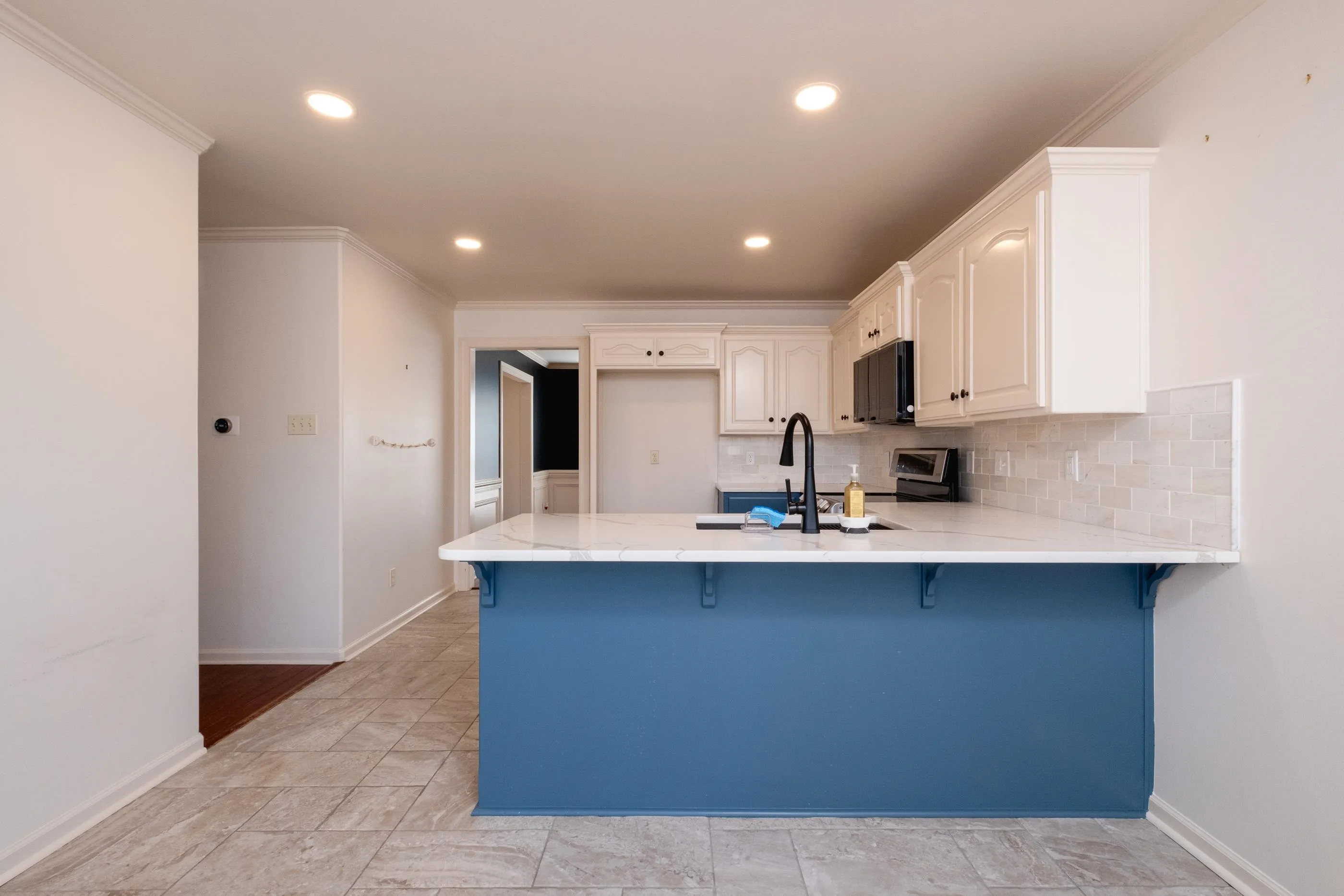 Property at 102  Charleston - Image 19