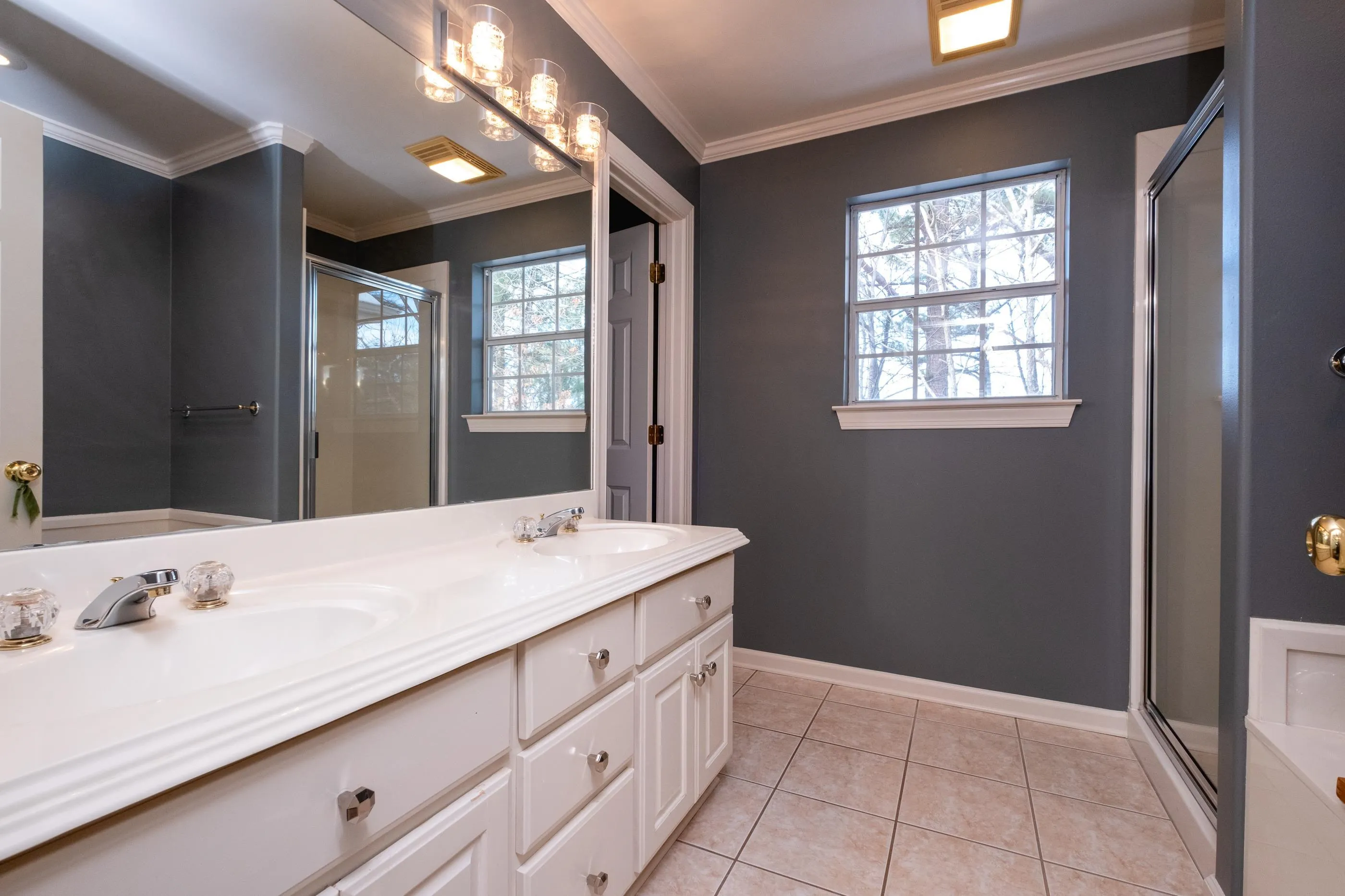 Property at 102  Charleston - Image 29