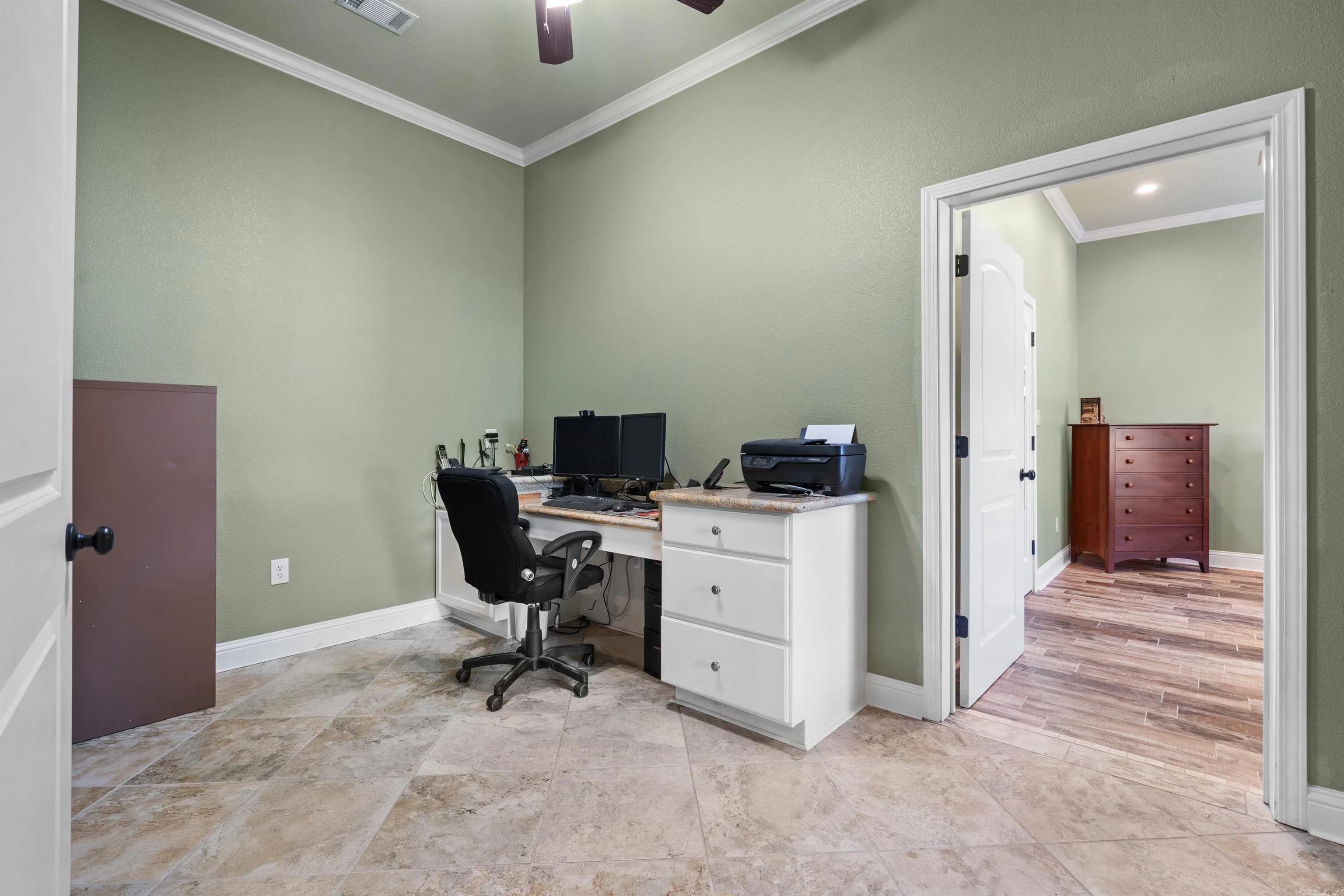 Property at 1003  Barranger - Image 25
