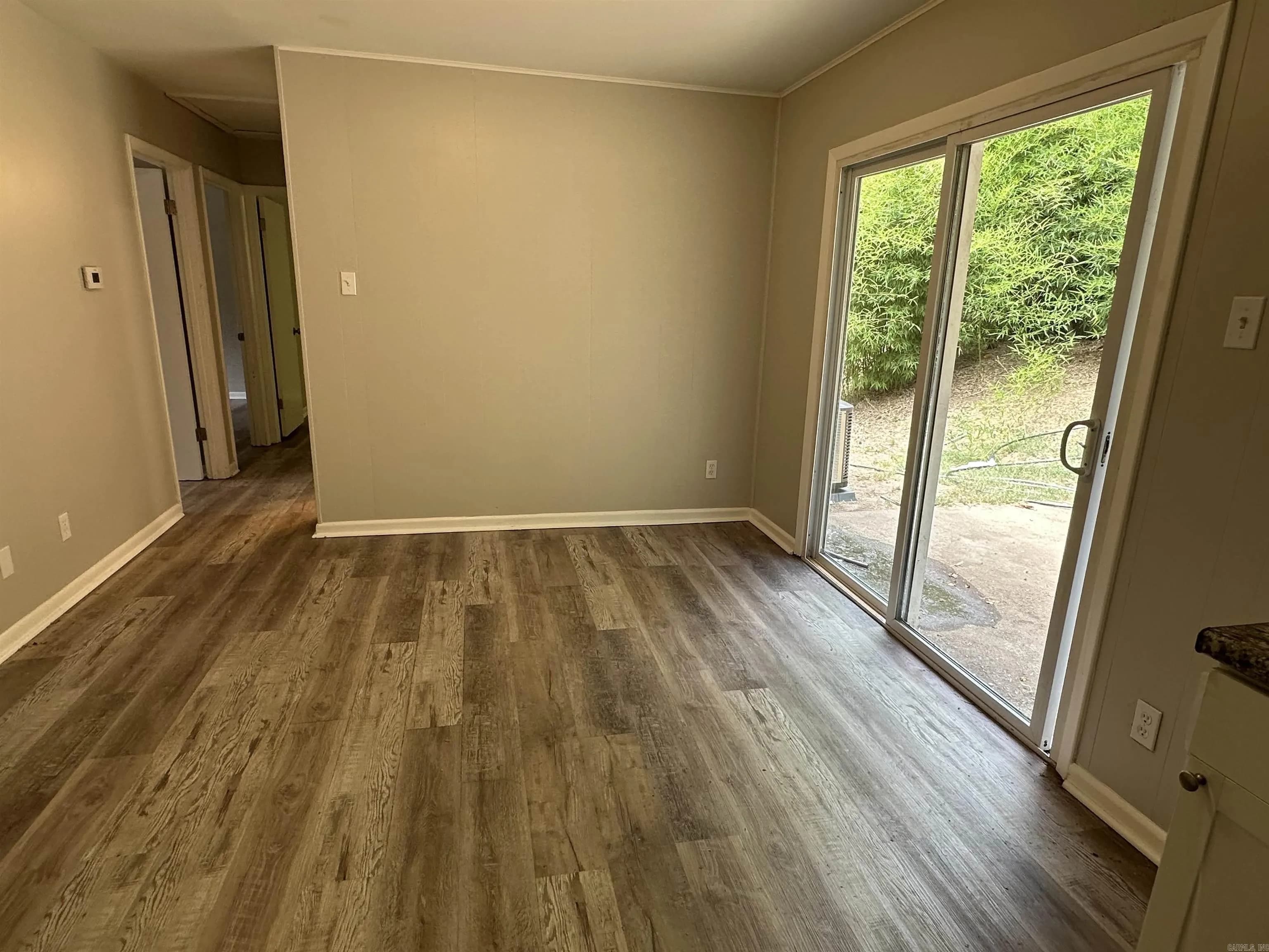 Property at 20  Glendale - Image 6