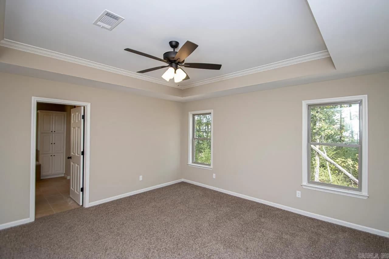 Property at 2231 E Maryland - Image 32