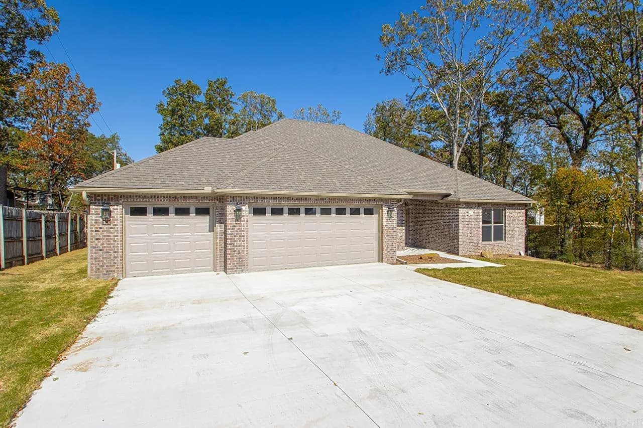 Property at 2231 E Maryland - Image 71