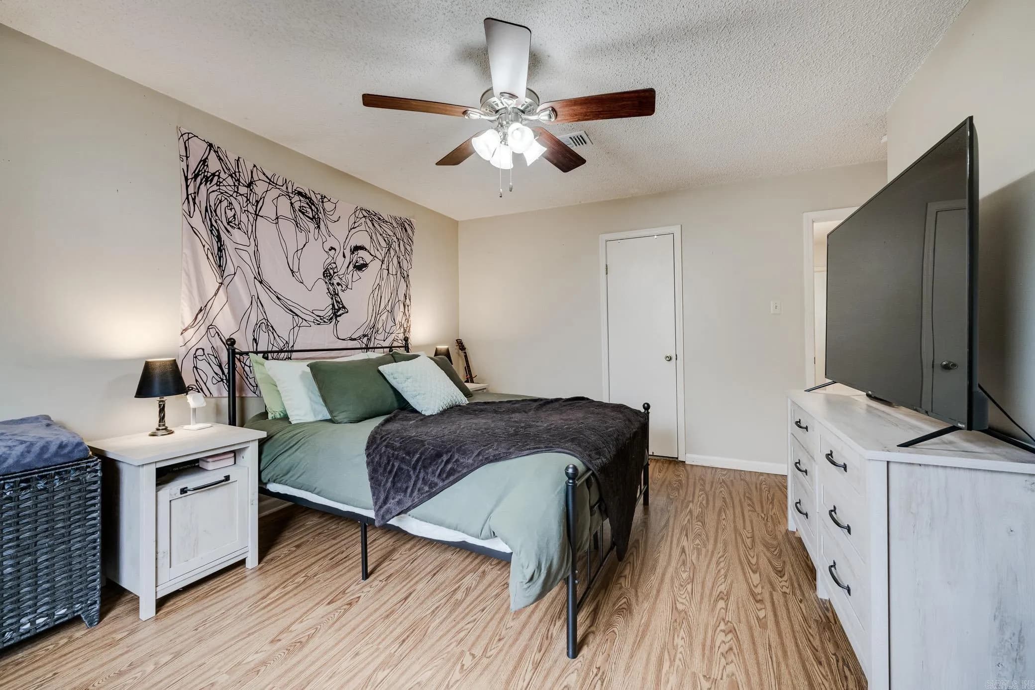 Property at 2608  College avenue - Image 15
