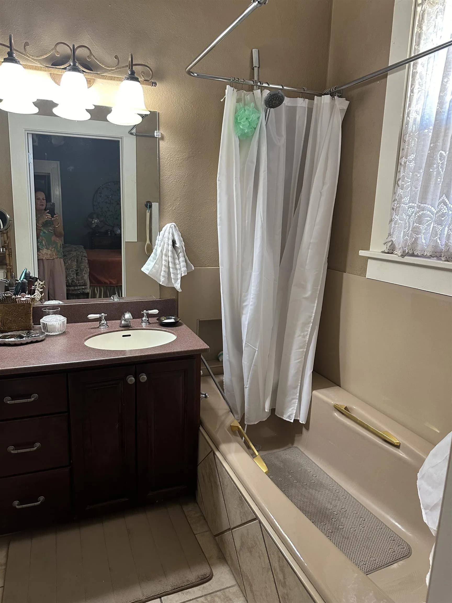 Property at 106 N Forrest - Image 13