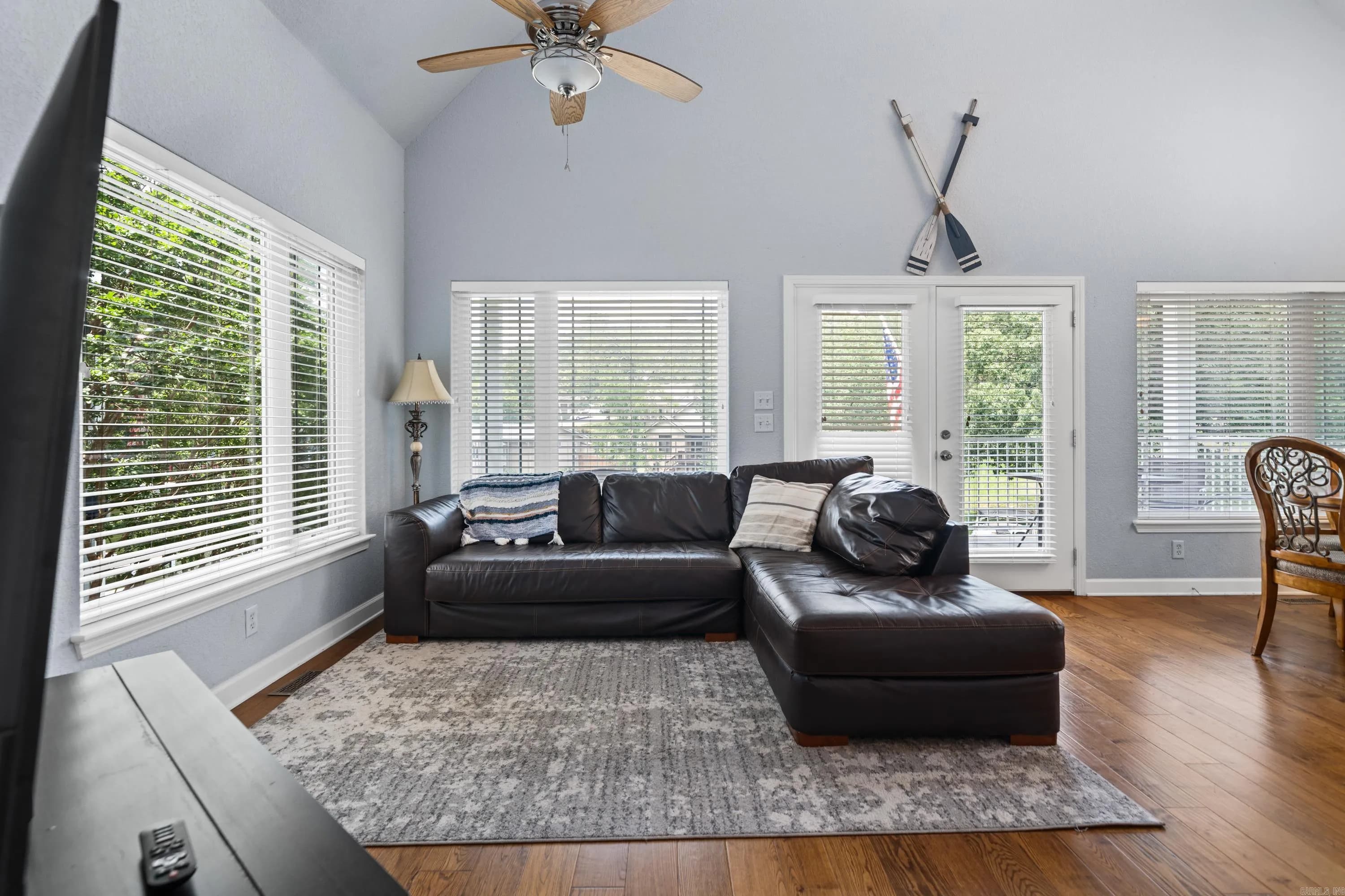 Property at 122  Chesapeake - Image 13