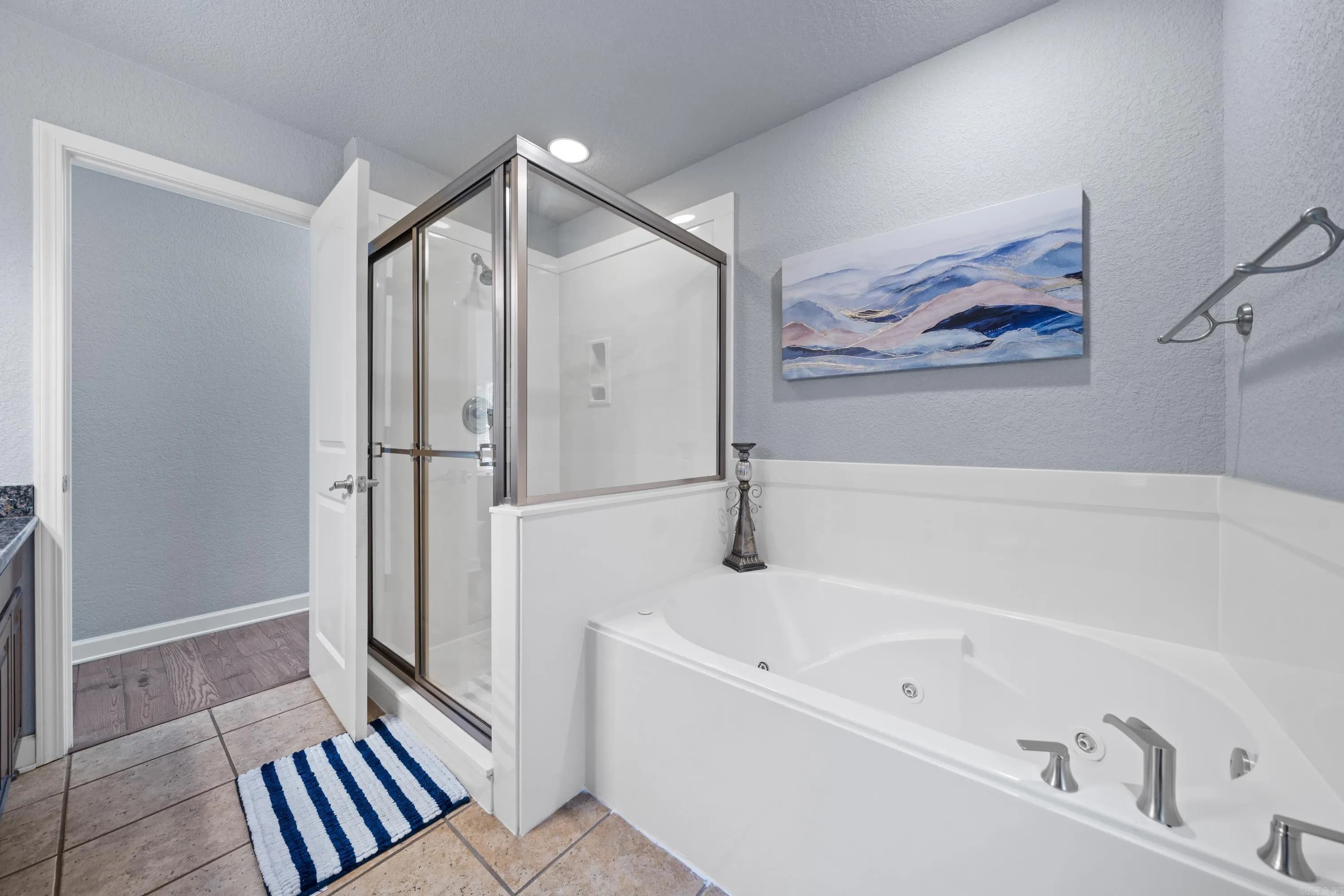 Property at 122  Chesapeake - Image 17