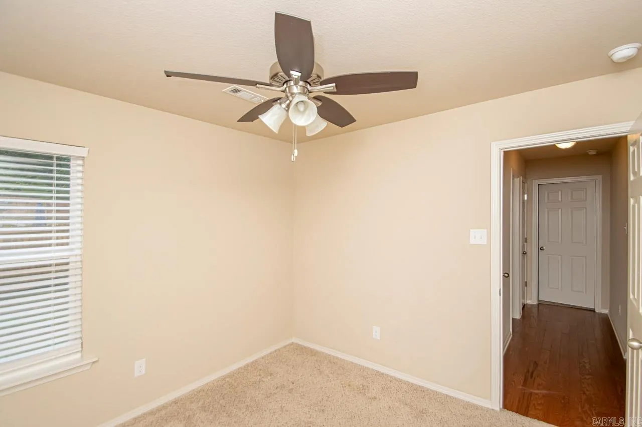 Property at 306  Crossing - Image 28