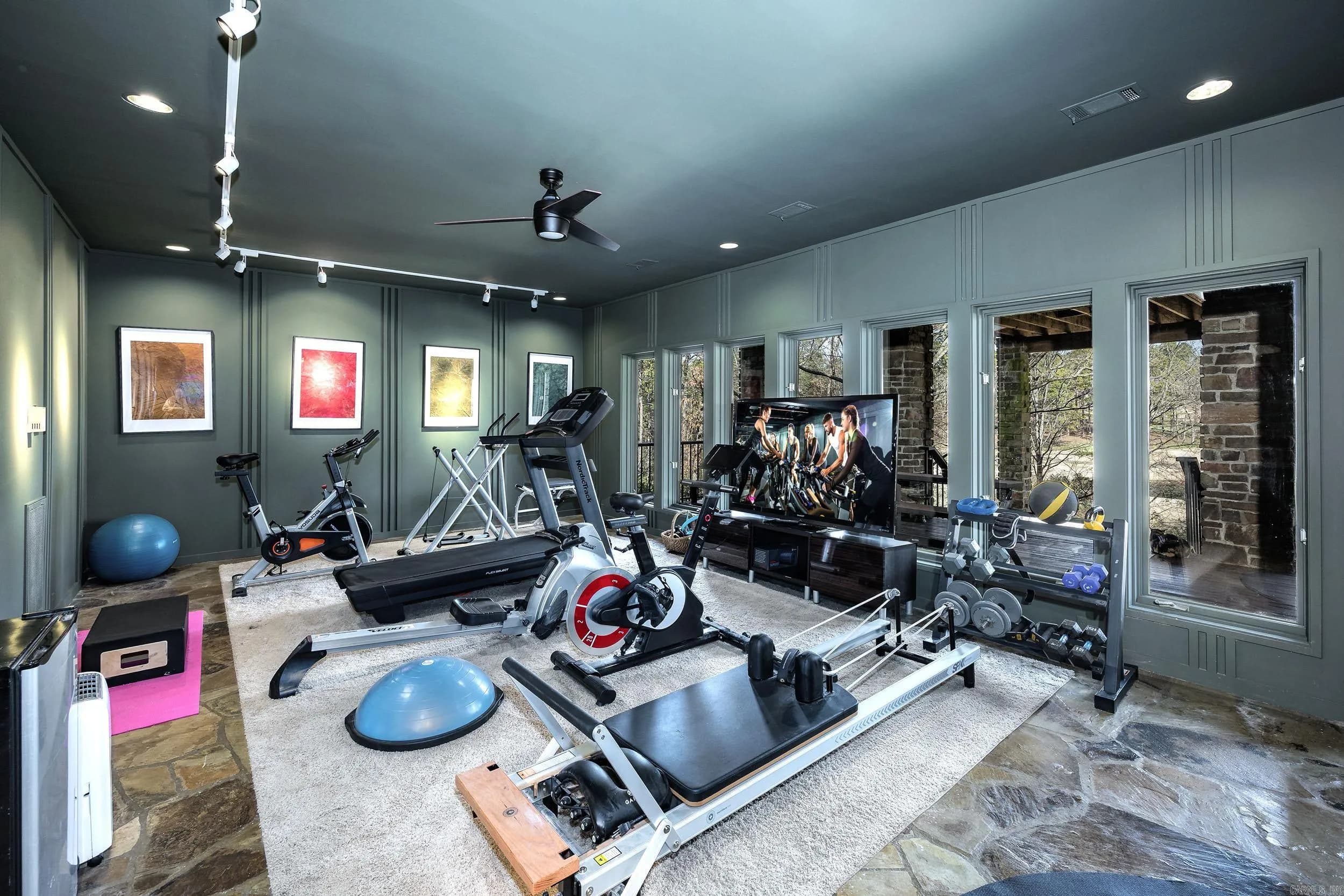 Property at 44  Carmel dr - Image 36