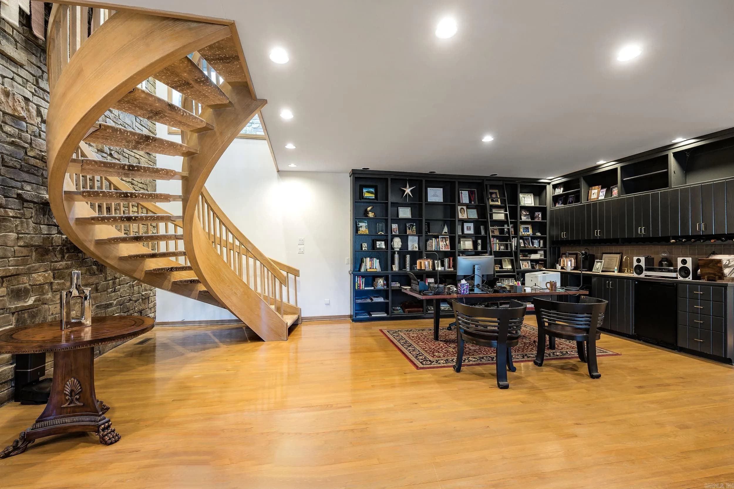 Property at 44  Carmel dr - Image 33