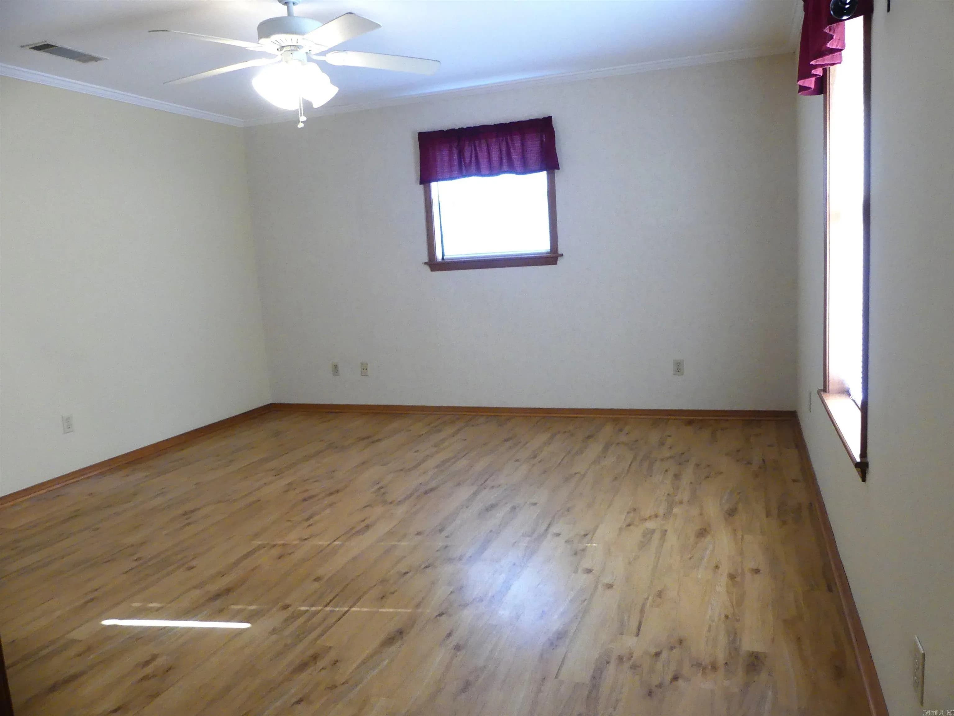 Property at 1105  Crescent - Image 28