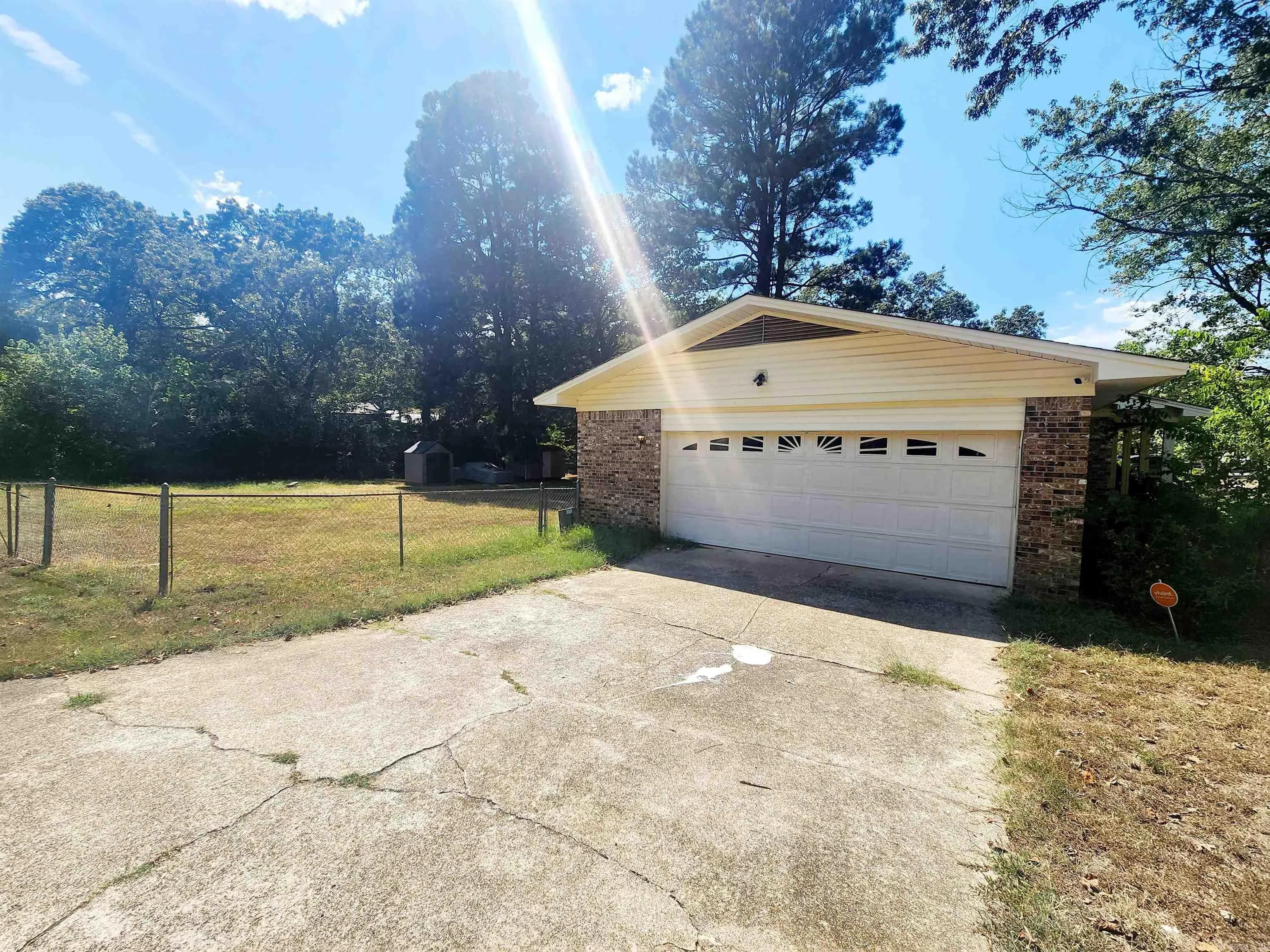 Property at 1624  Oakwood - Image 3