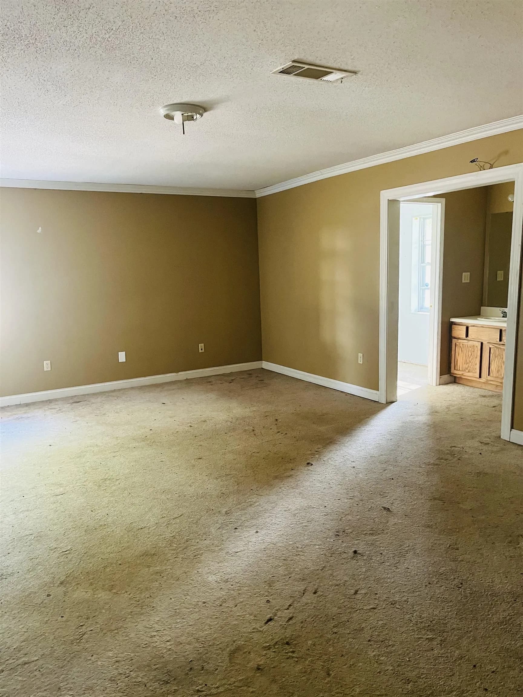 Property at 467 S Edwards - Image 10