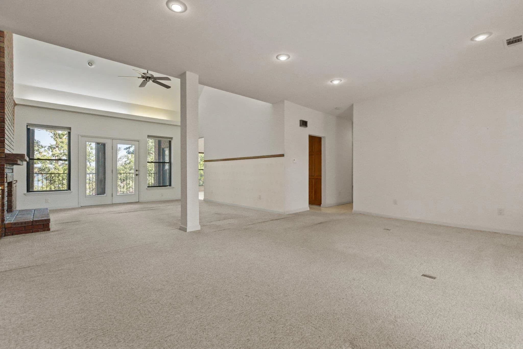Property at 212  Summertime - Image 12