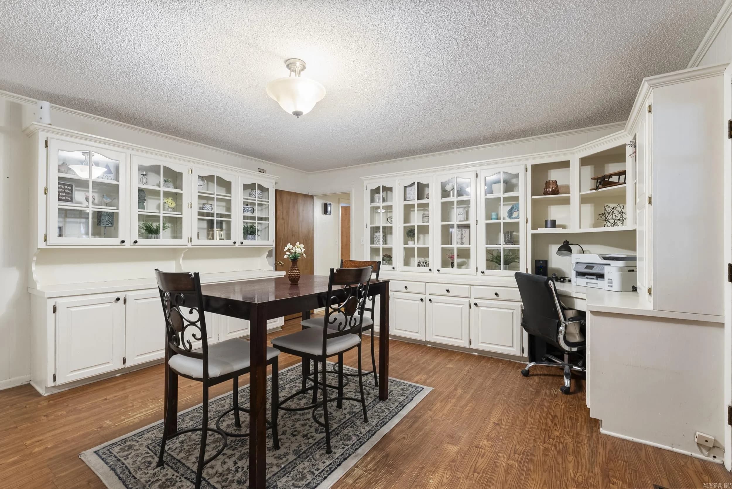 Property at 1910  Lynnwood - Image 15
