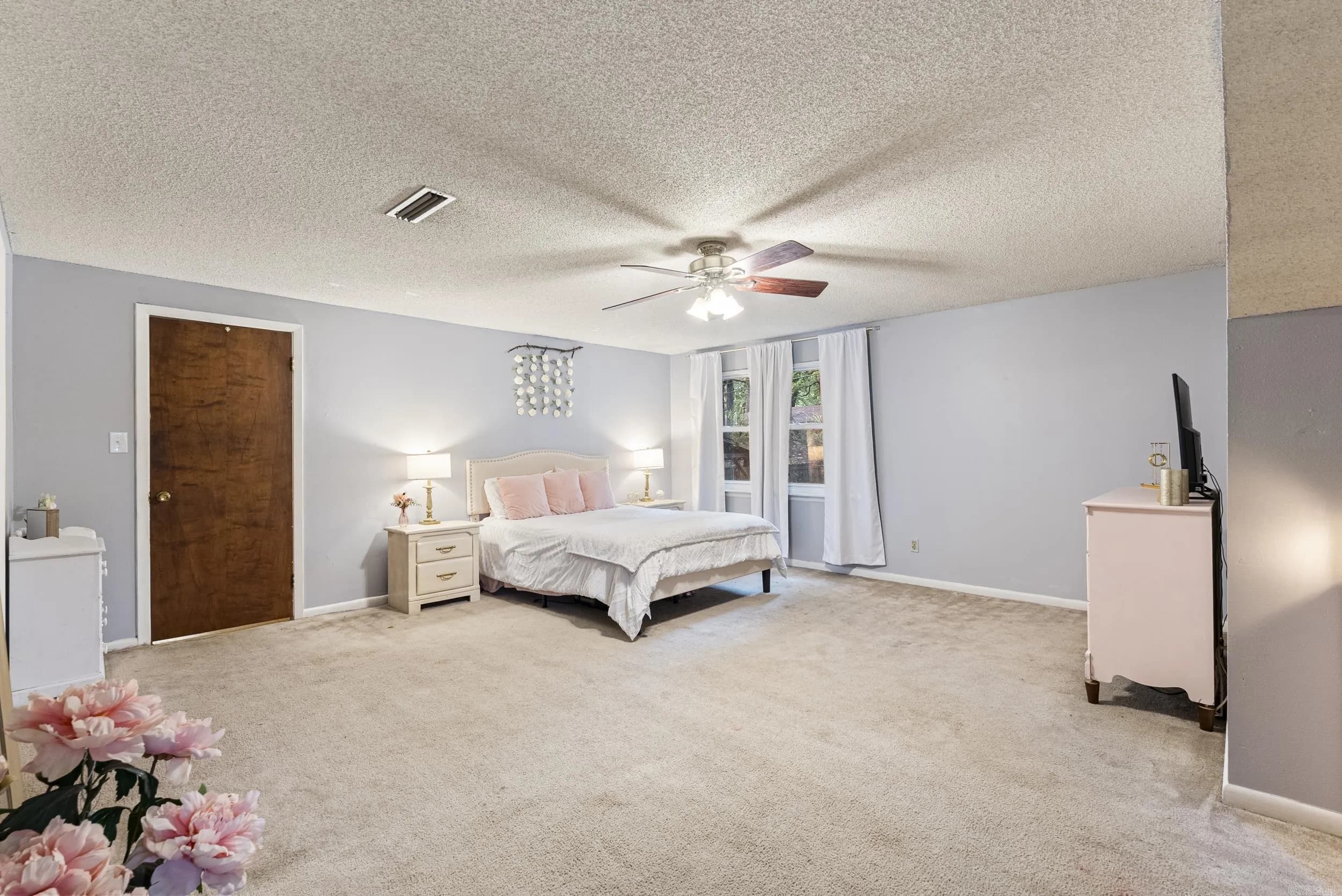 Property at 1910  Lynnwood - Image 25