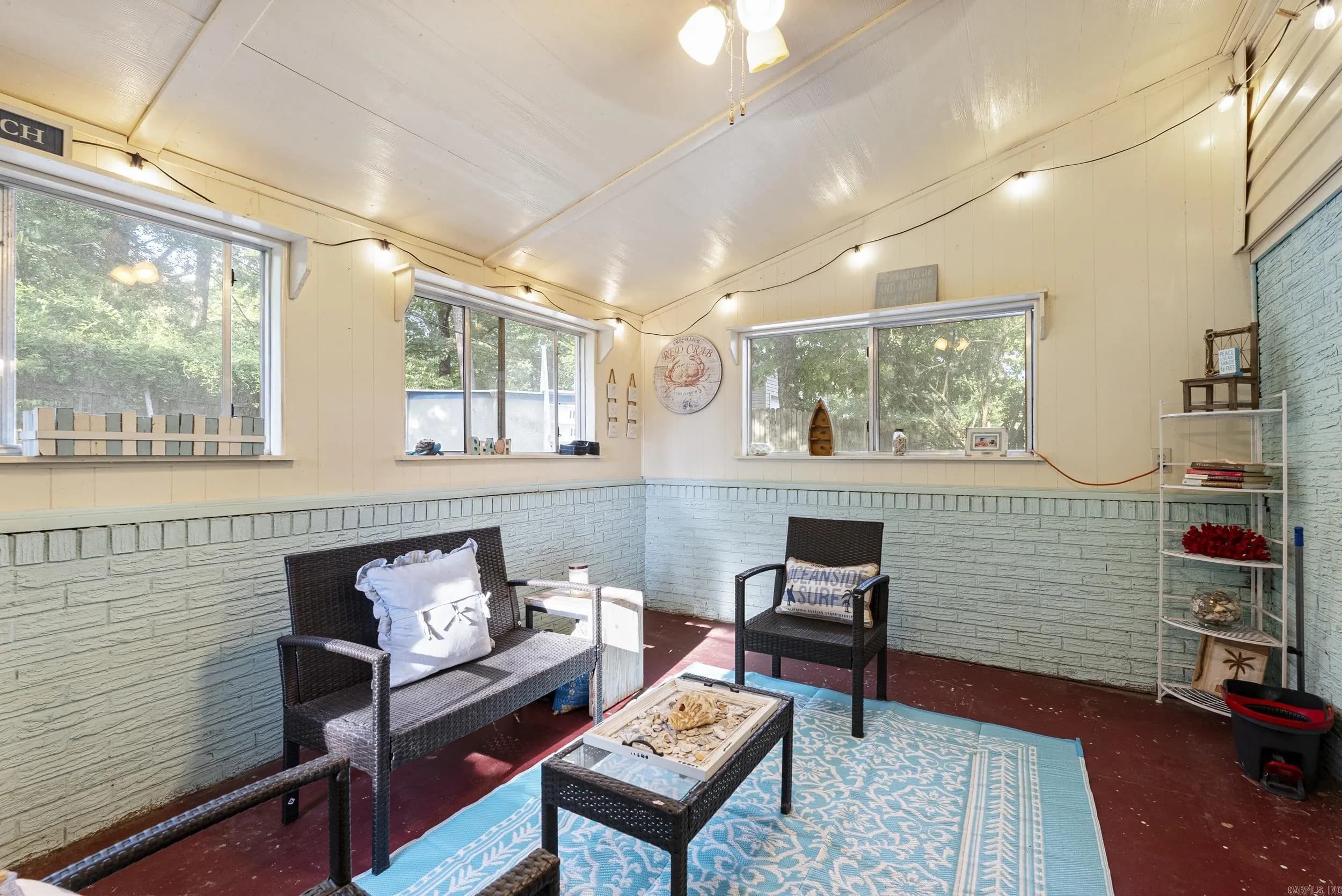Property at 1910  Lynnwood - Image 17