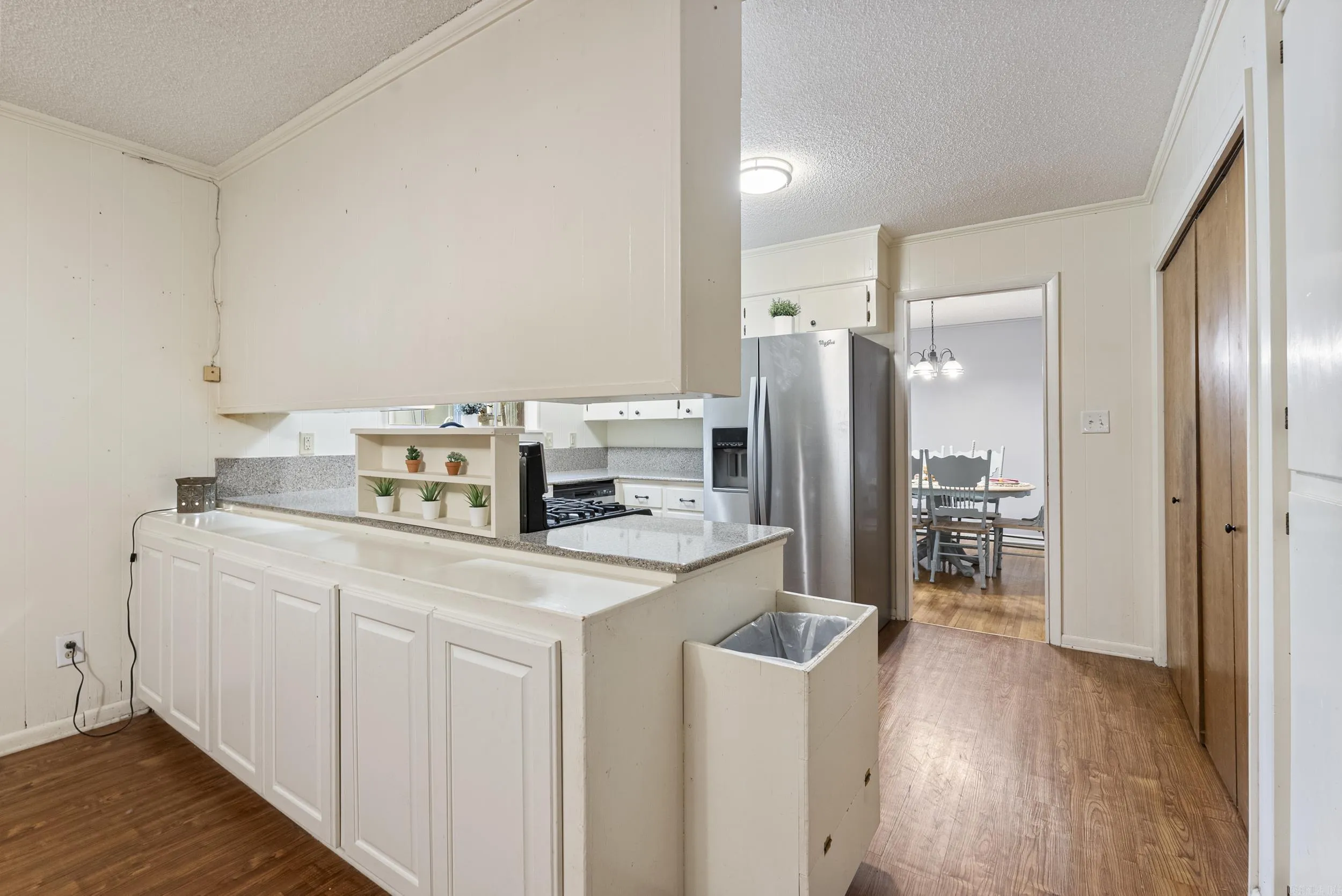 Property at 1910  Lynnwood - Image 14
