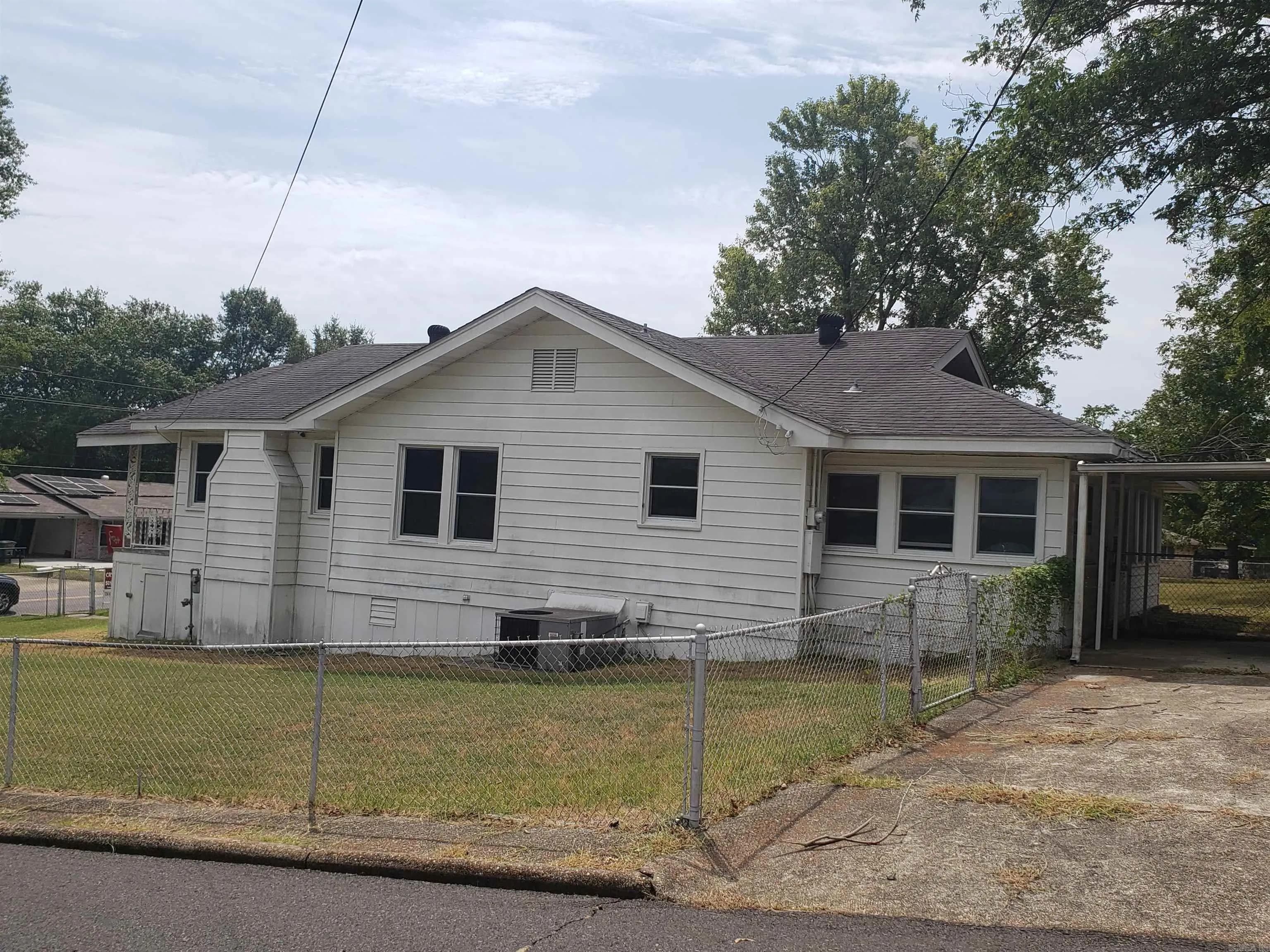 Property at 800  Richard - Image 10