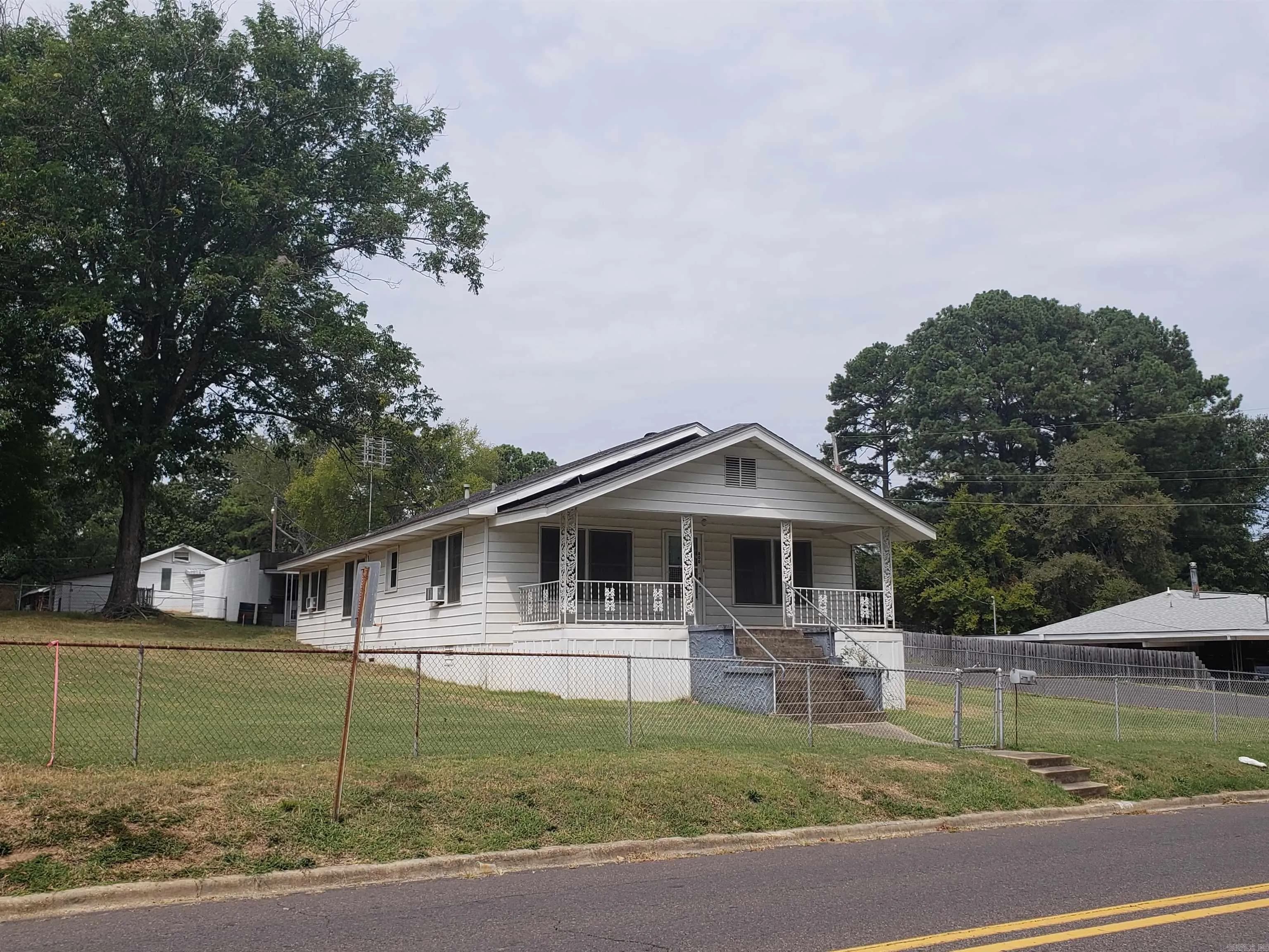 Property at 800  Richard - Image 3