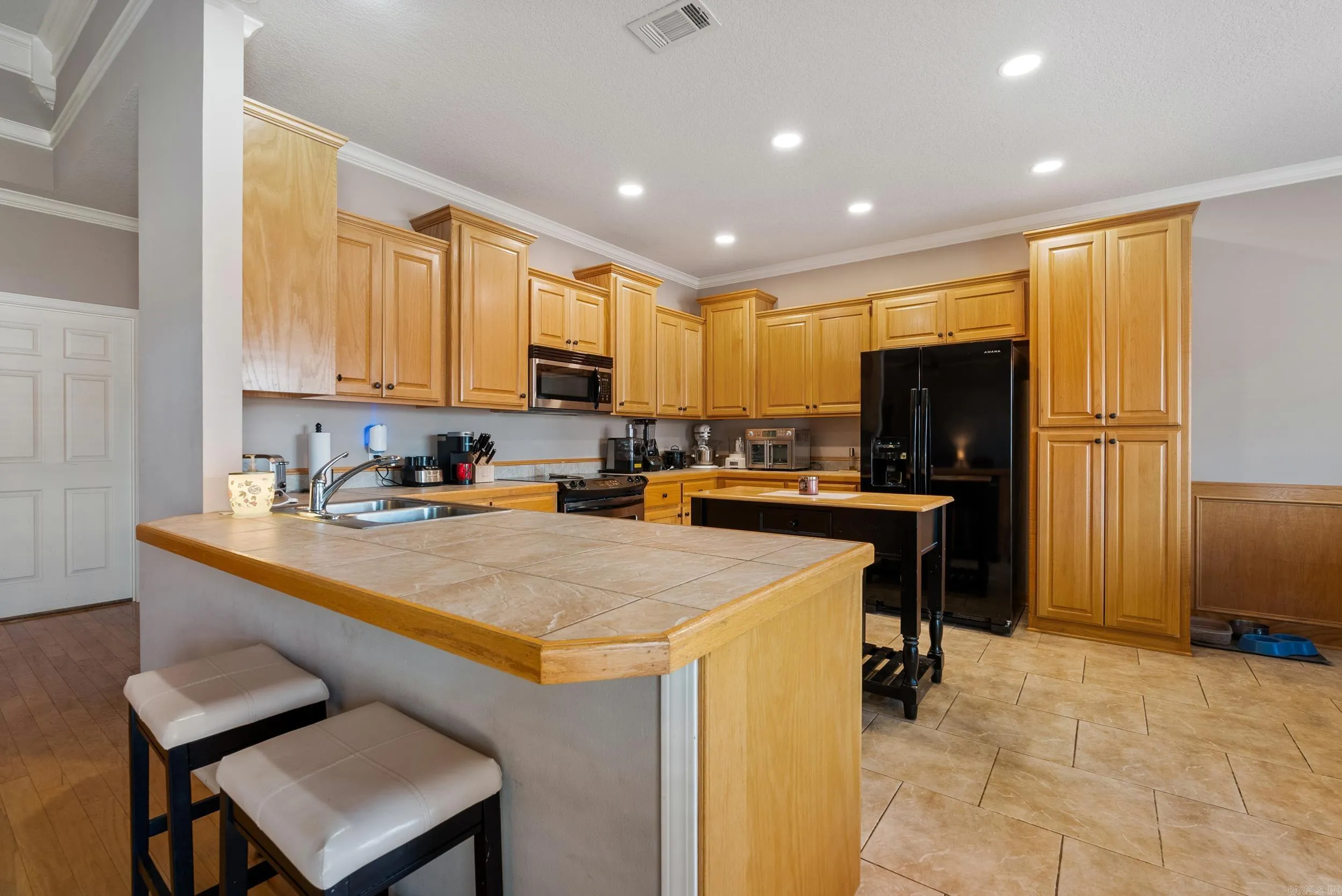 Property at 415  Merril - Image 11