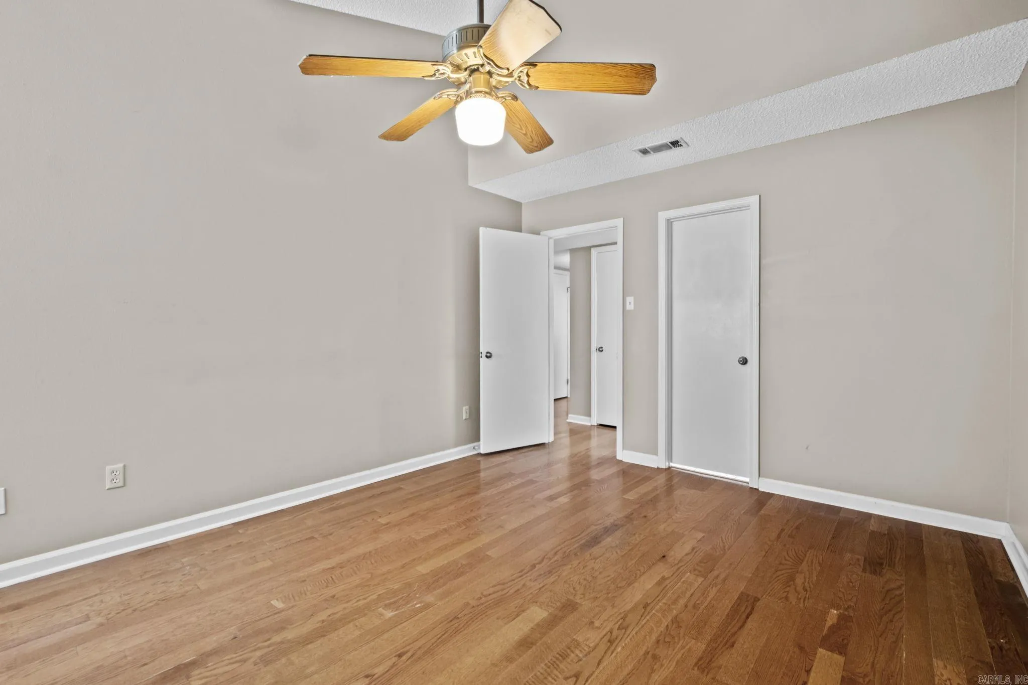 Property at 301  Kings row, 206 - Image 19