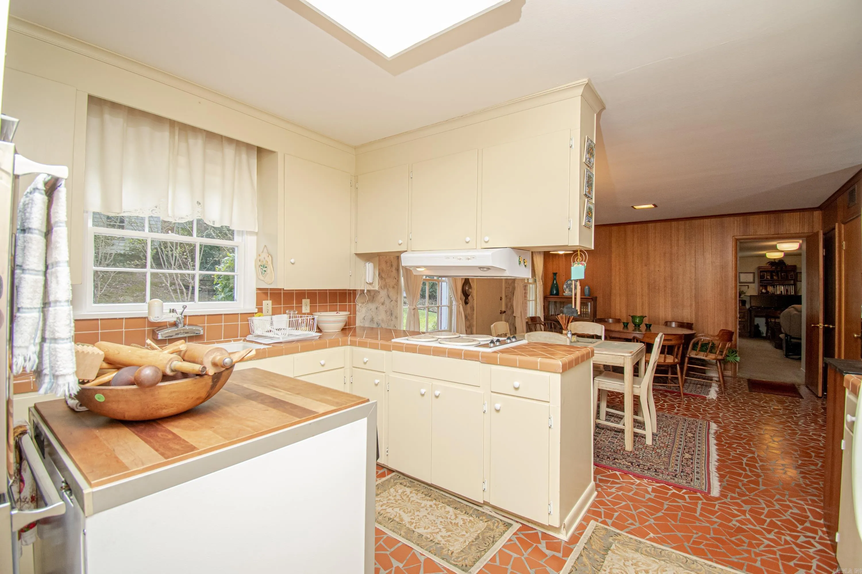 Property at 1602  Park ln - Image 8