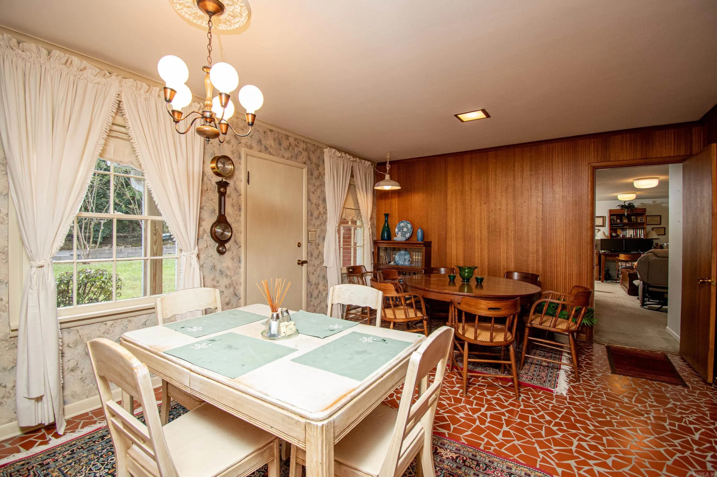 Property at 1602  Park ln - Image 9