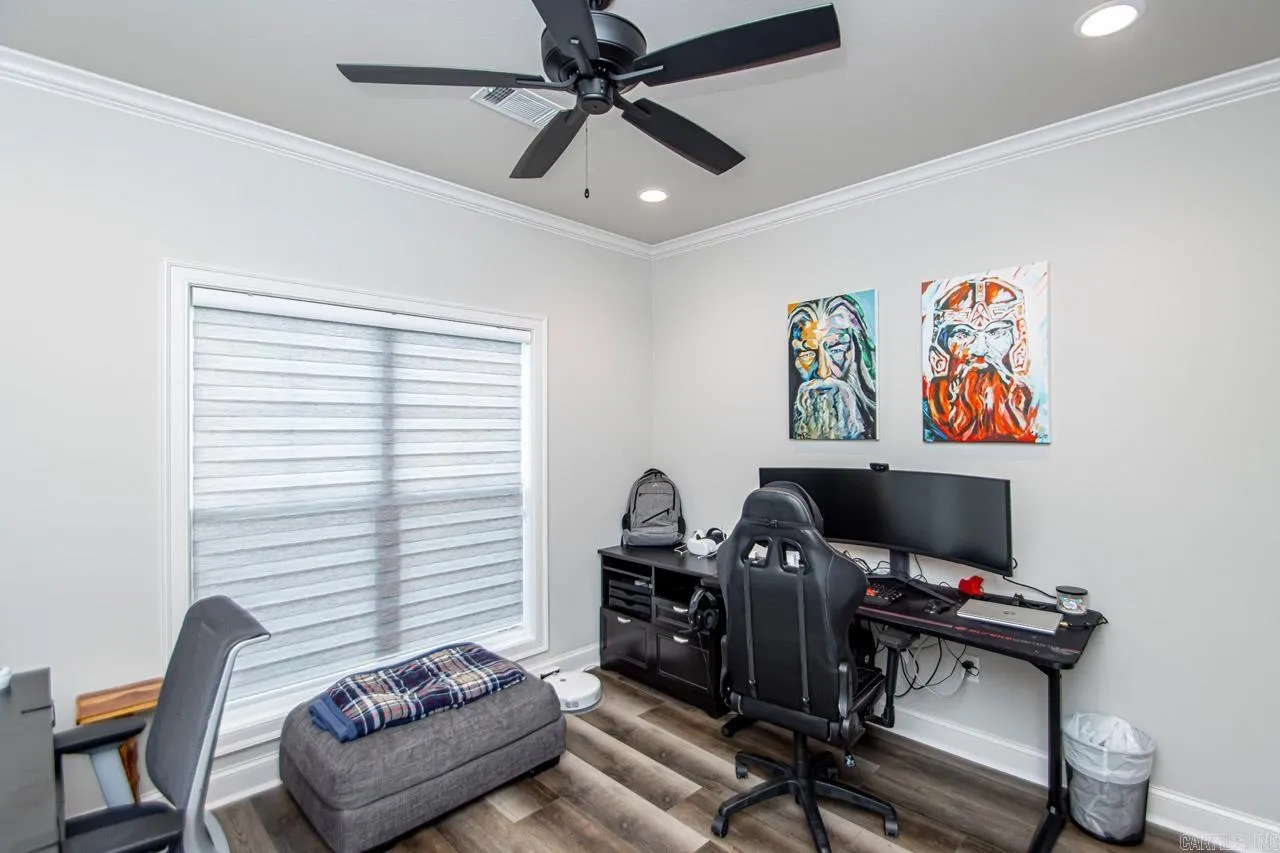 Property at 2518  Overcup - Image 24