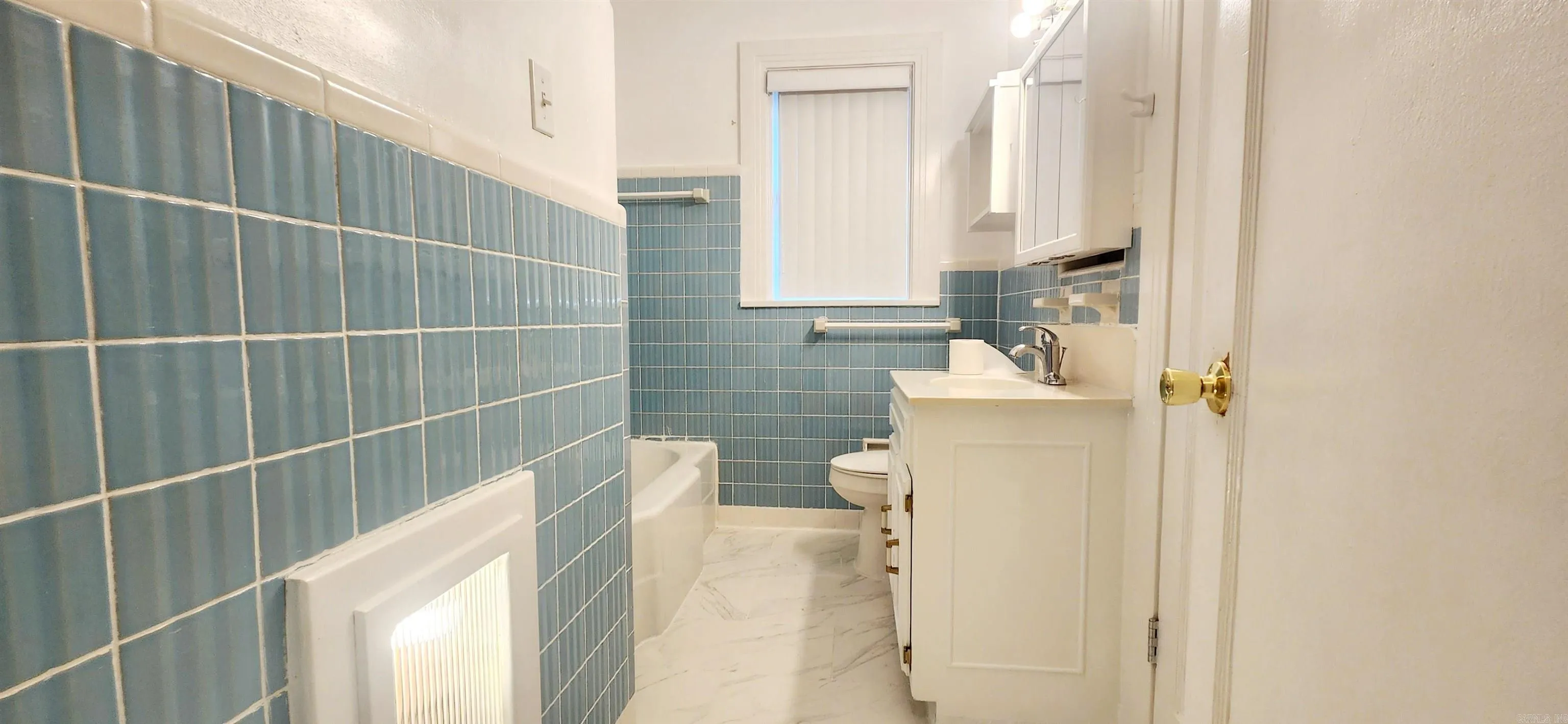 Property at 150  Oakwood - Image 20