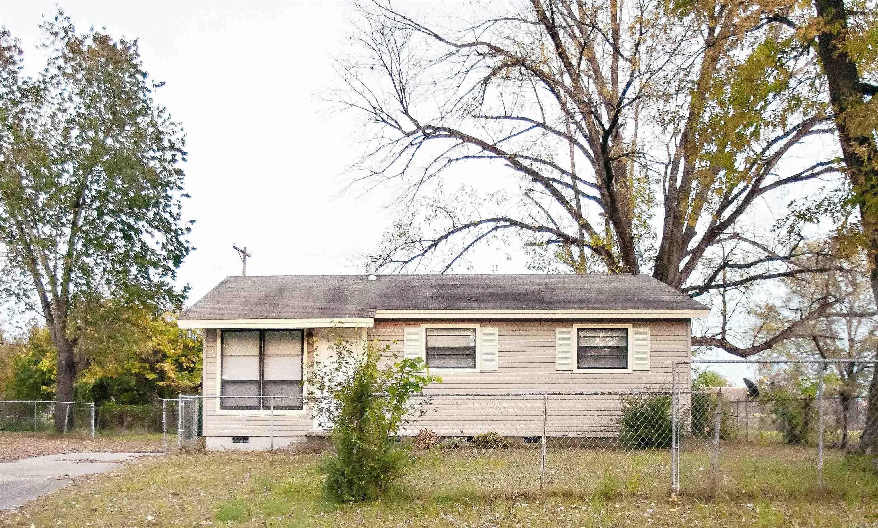 Property at 2903  Loma - Image 1