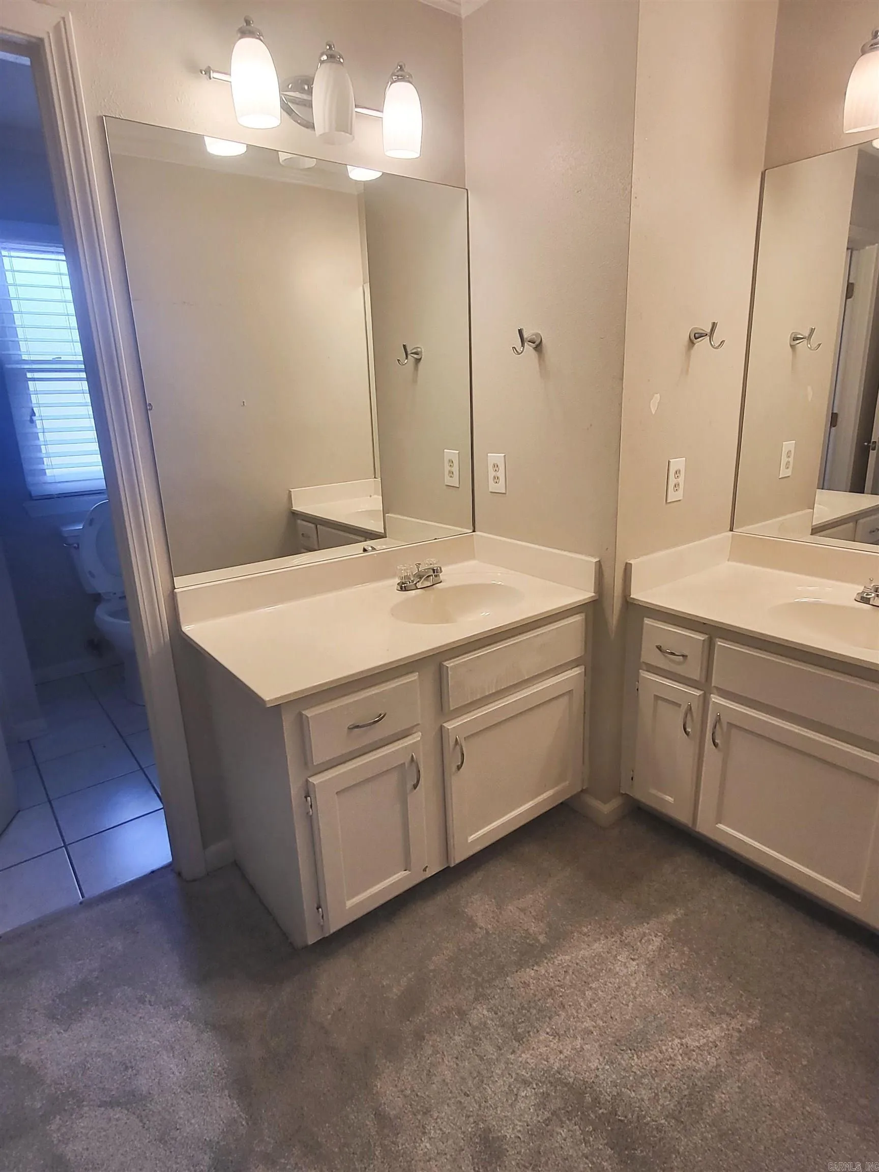 Property at 14720  Cecil - Image 25