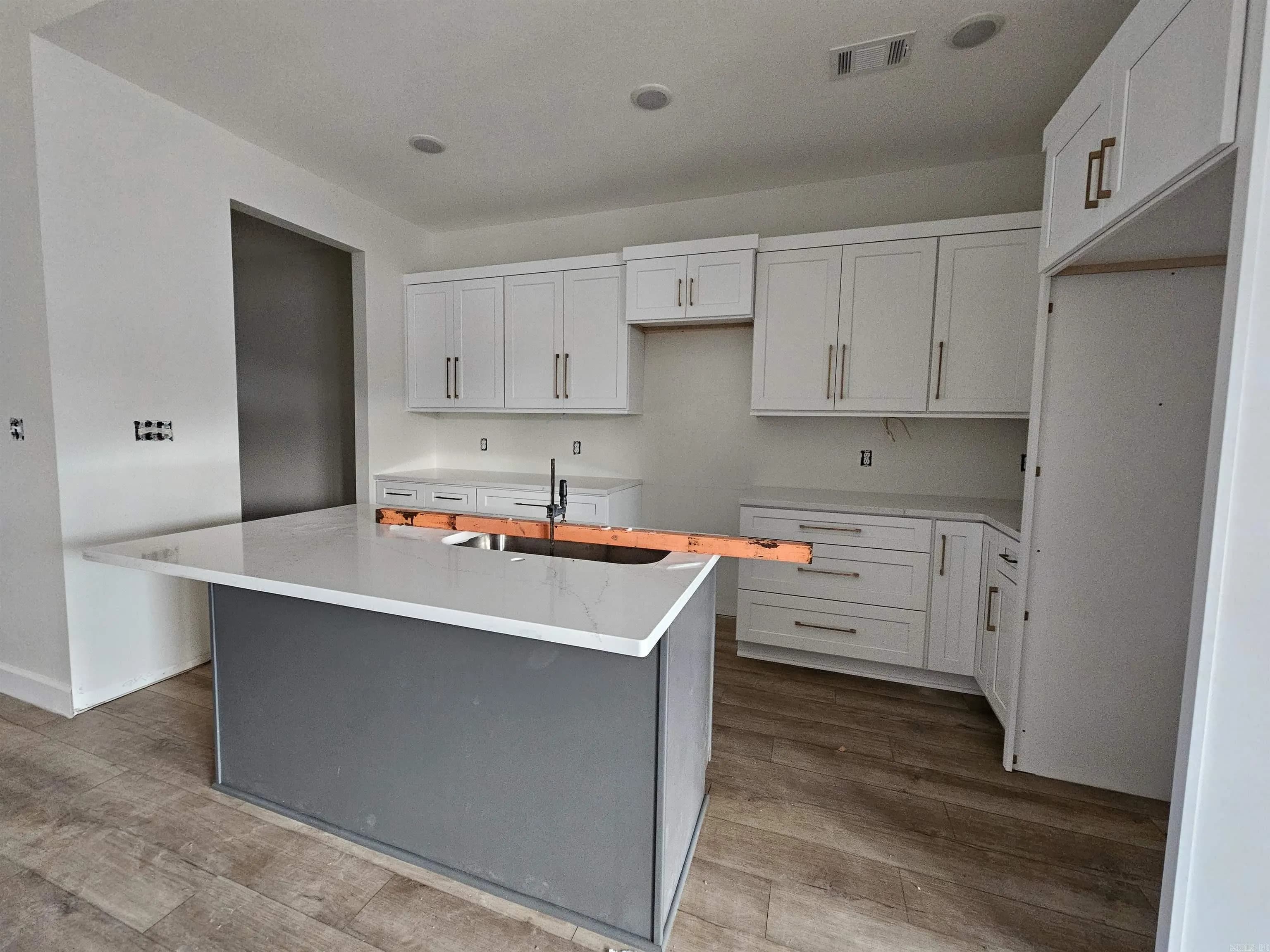 Property at 3313  Valencia - Image 5