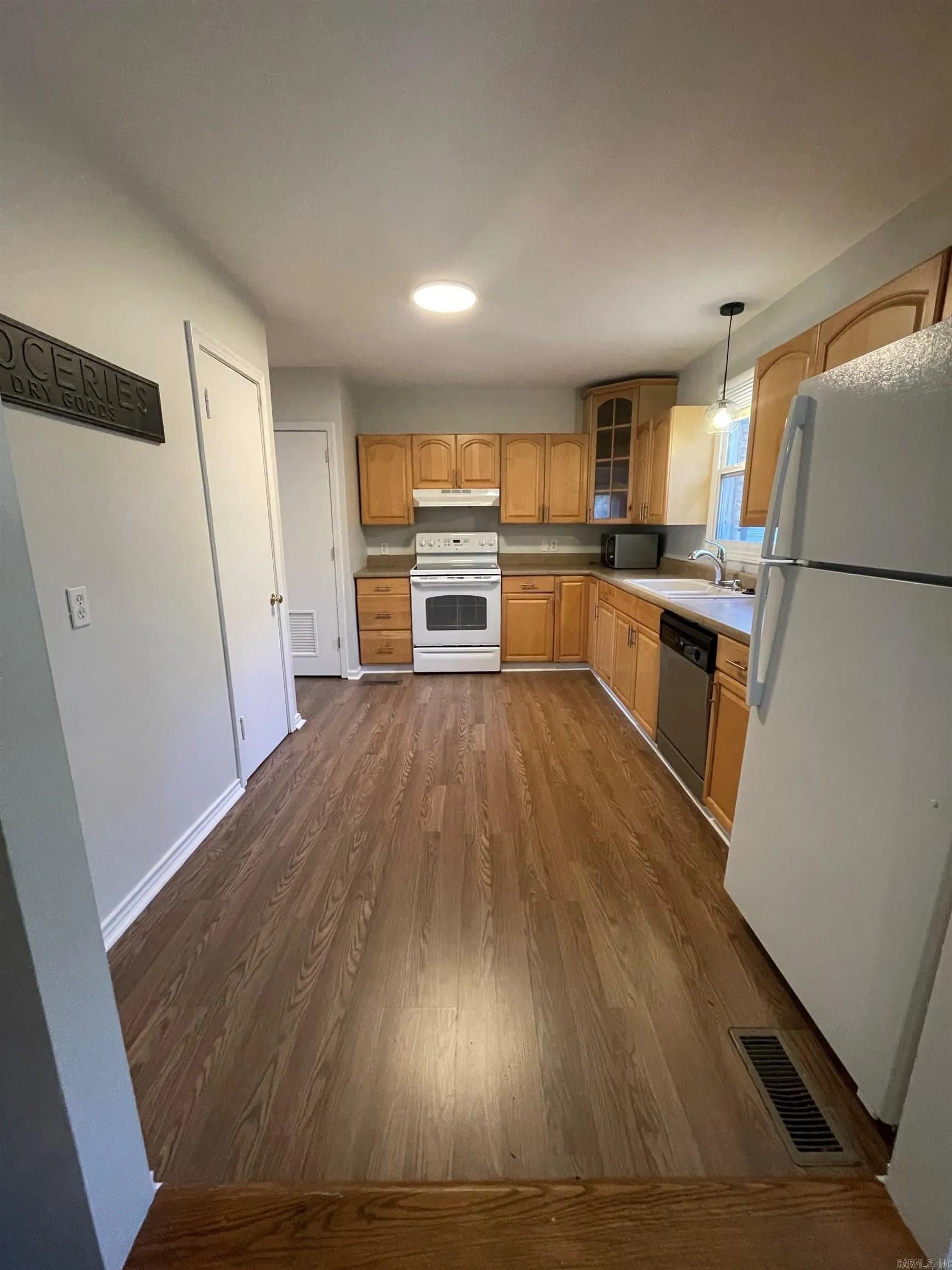 Property at 1112  Waterside - Image 11
