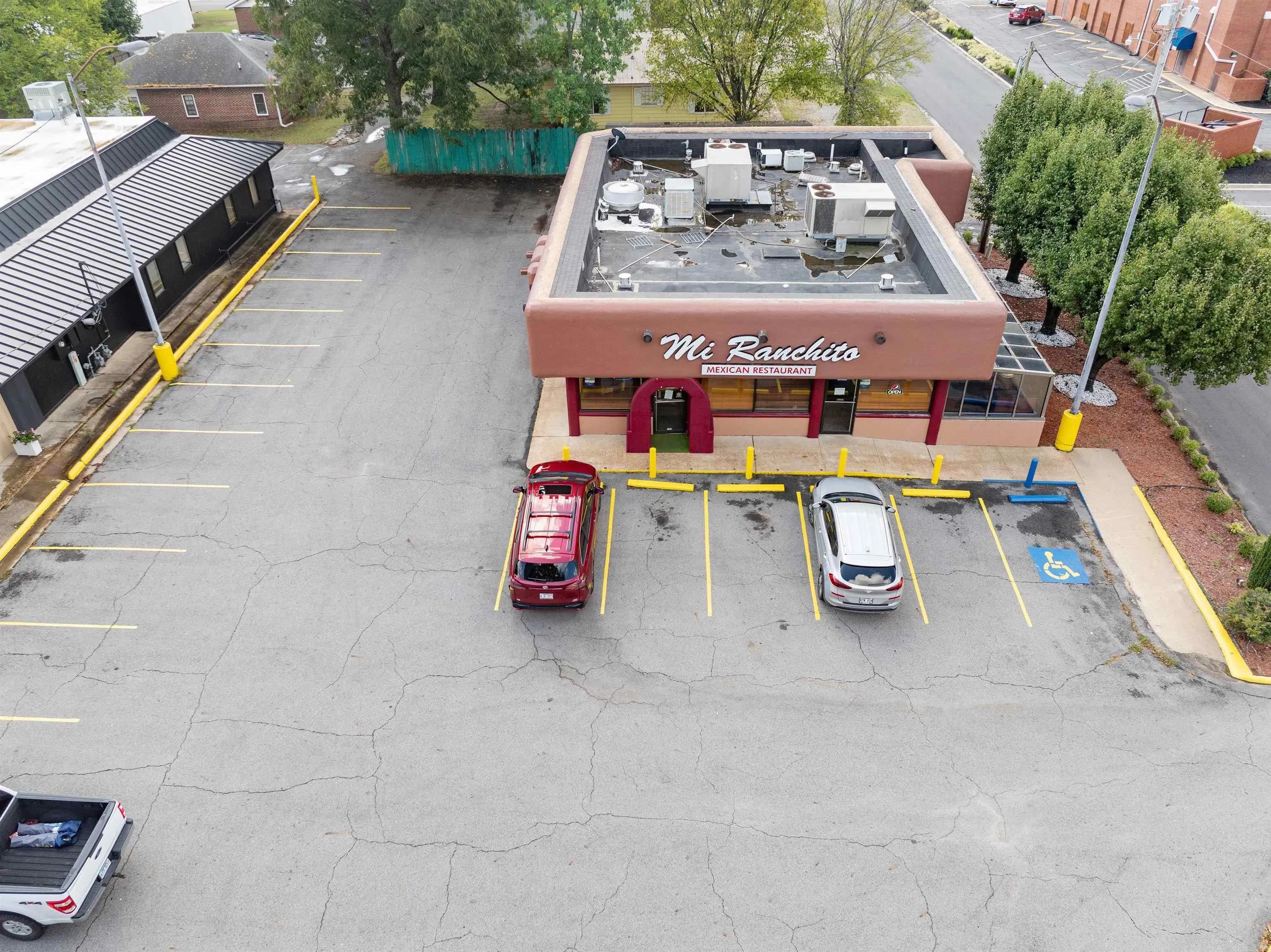 Property at 301 E Race - Image 4