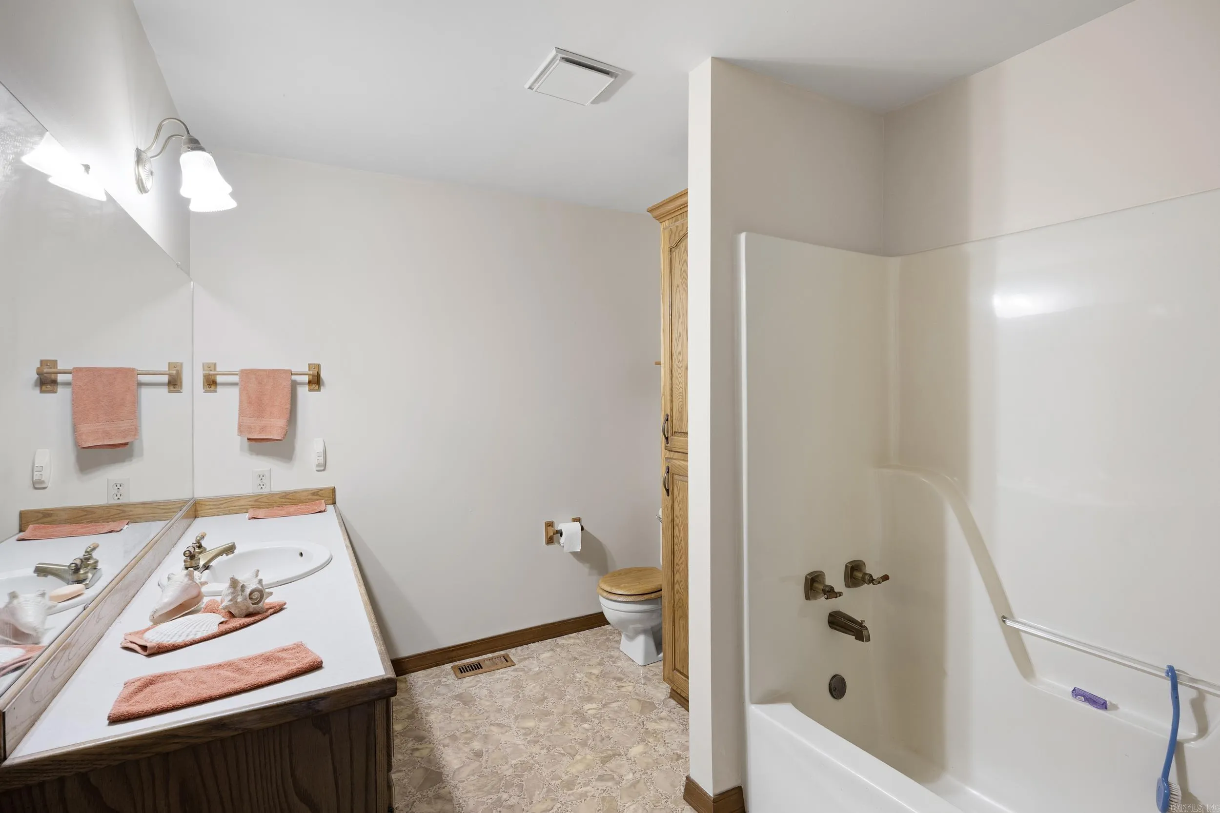 Property at 1014 E 19th - Image 20